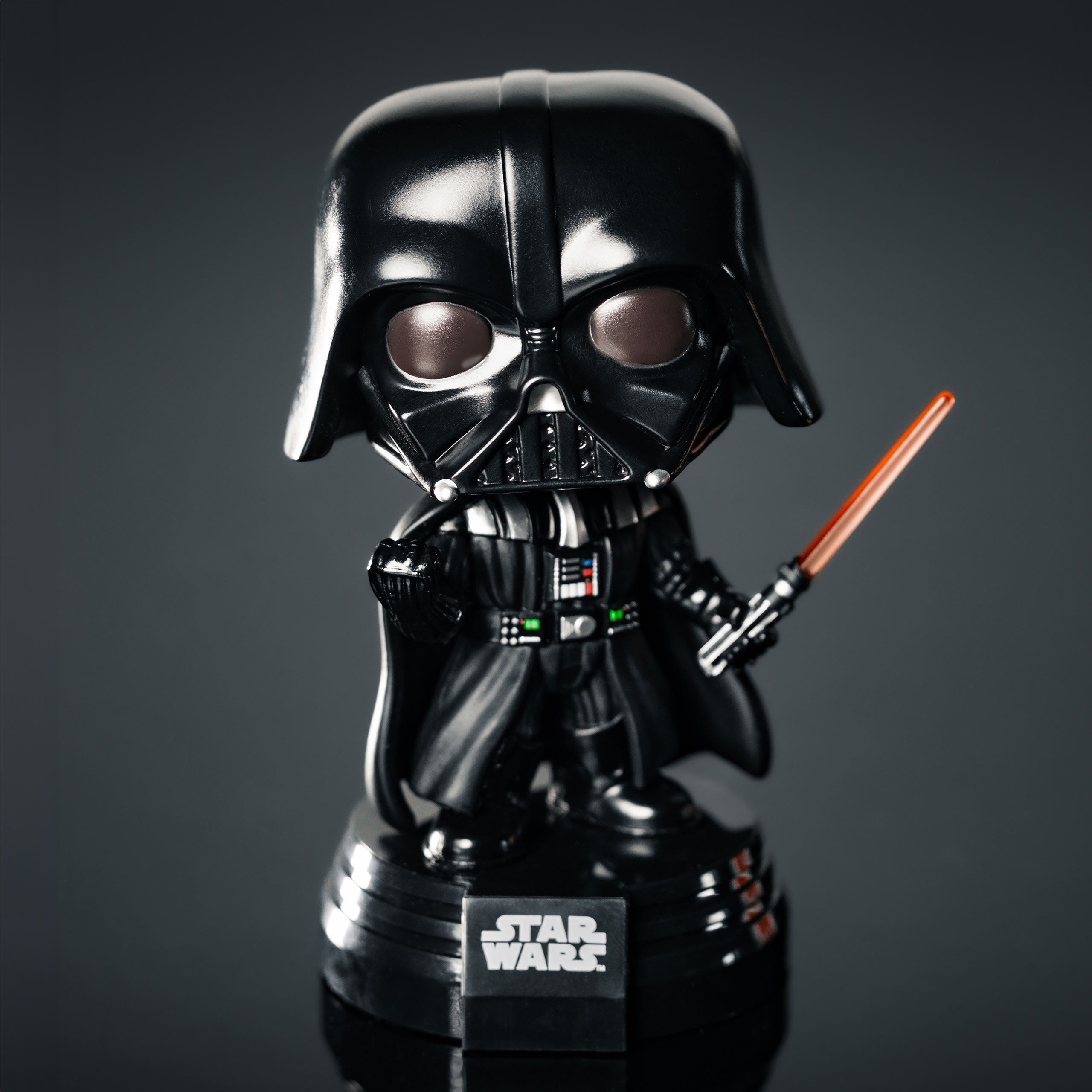 Figura Funko Pop de Darth Vader con cabeza oscilante, luz y sonido - Star Wars