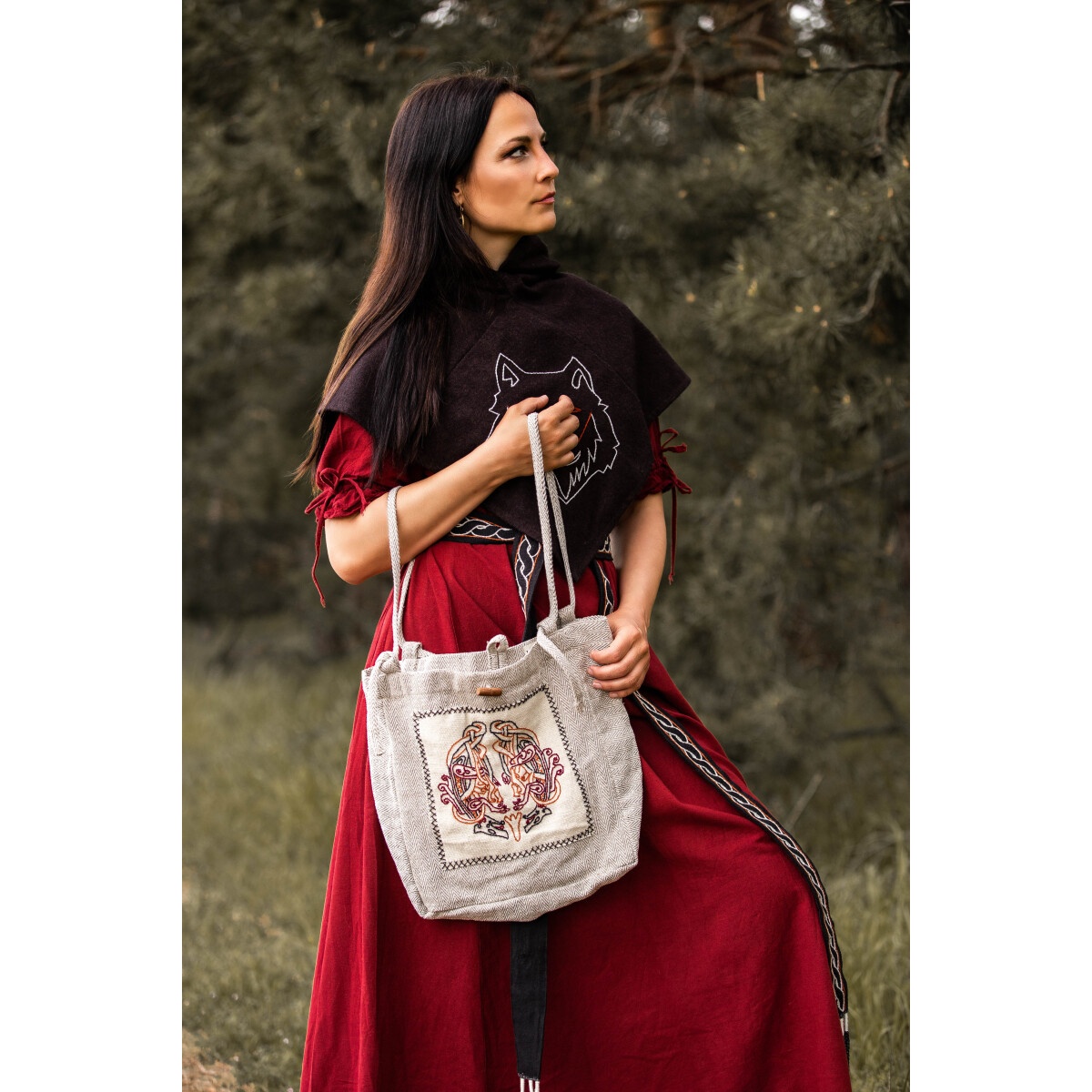 Medeltida axelväska Tora med broderi beige