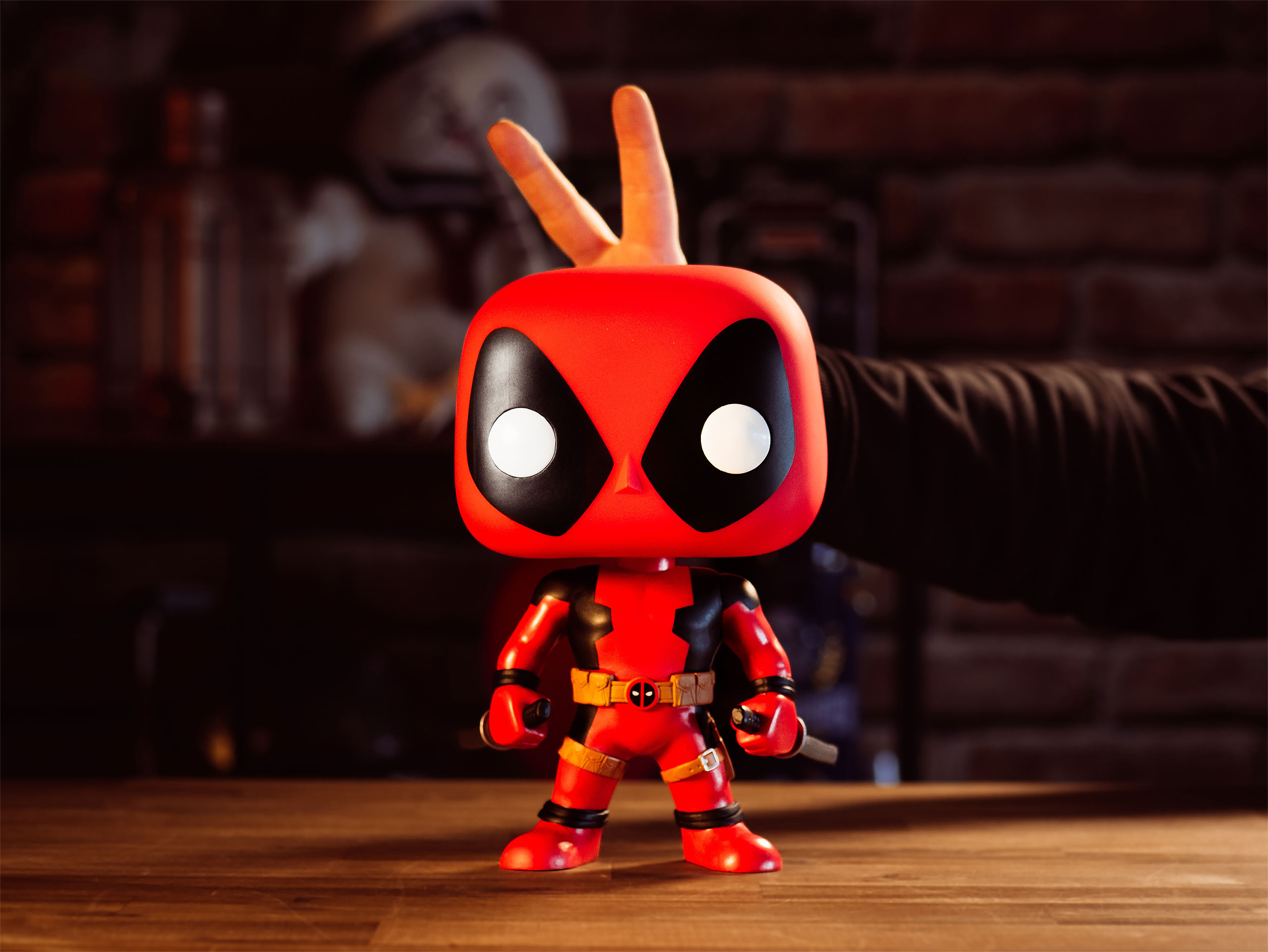 Marvel - Deadpool met zwaarden Funko Pop Figurine 23,5 cm