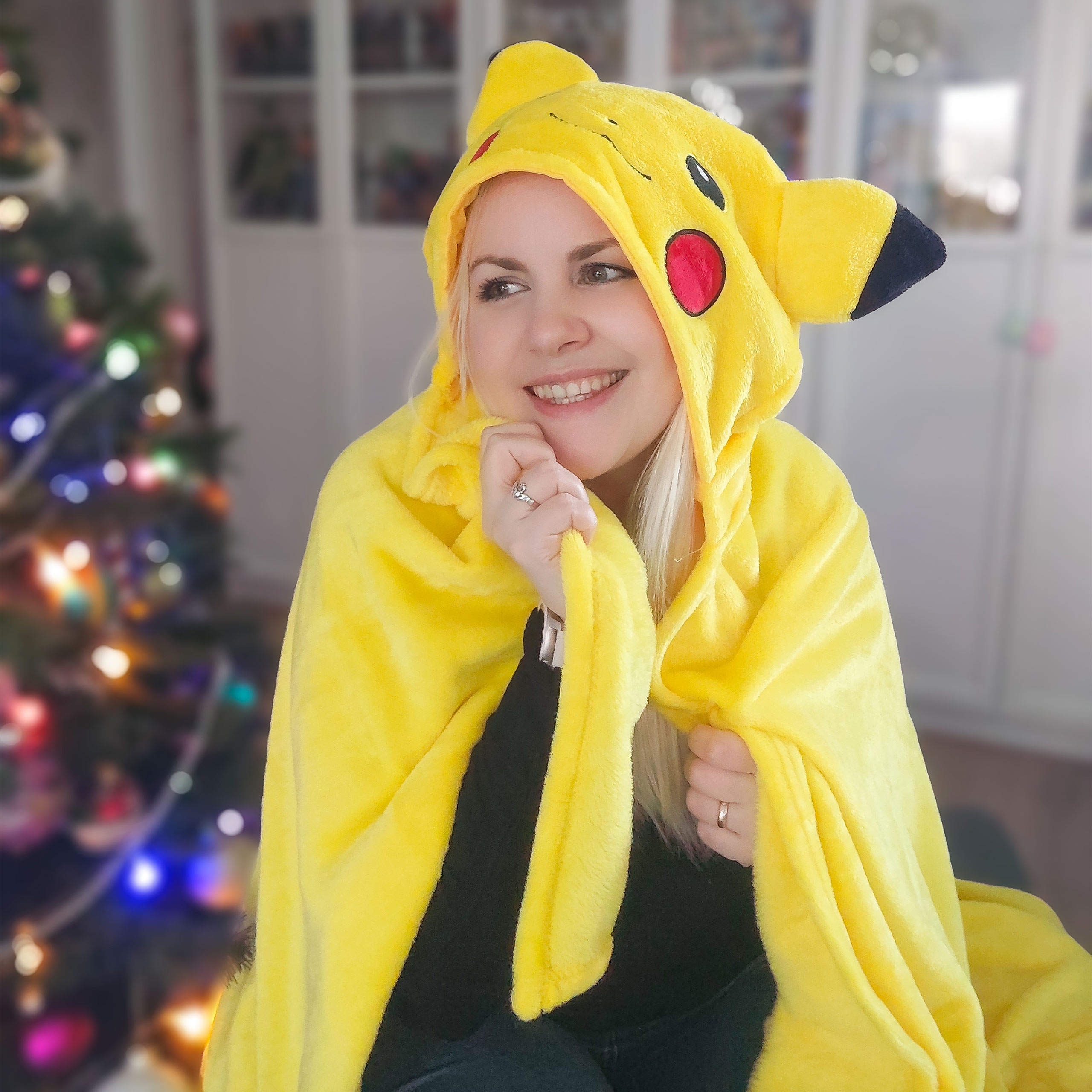 Pokemon - Pikachu Hooded Blanket