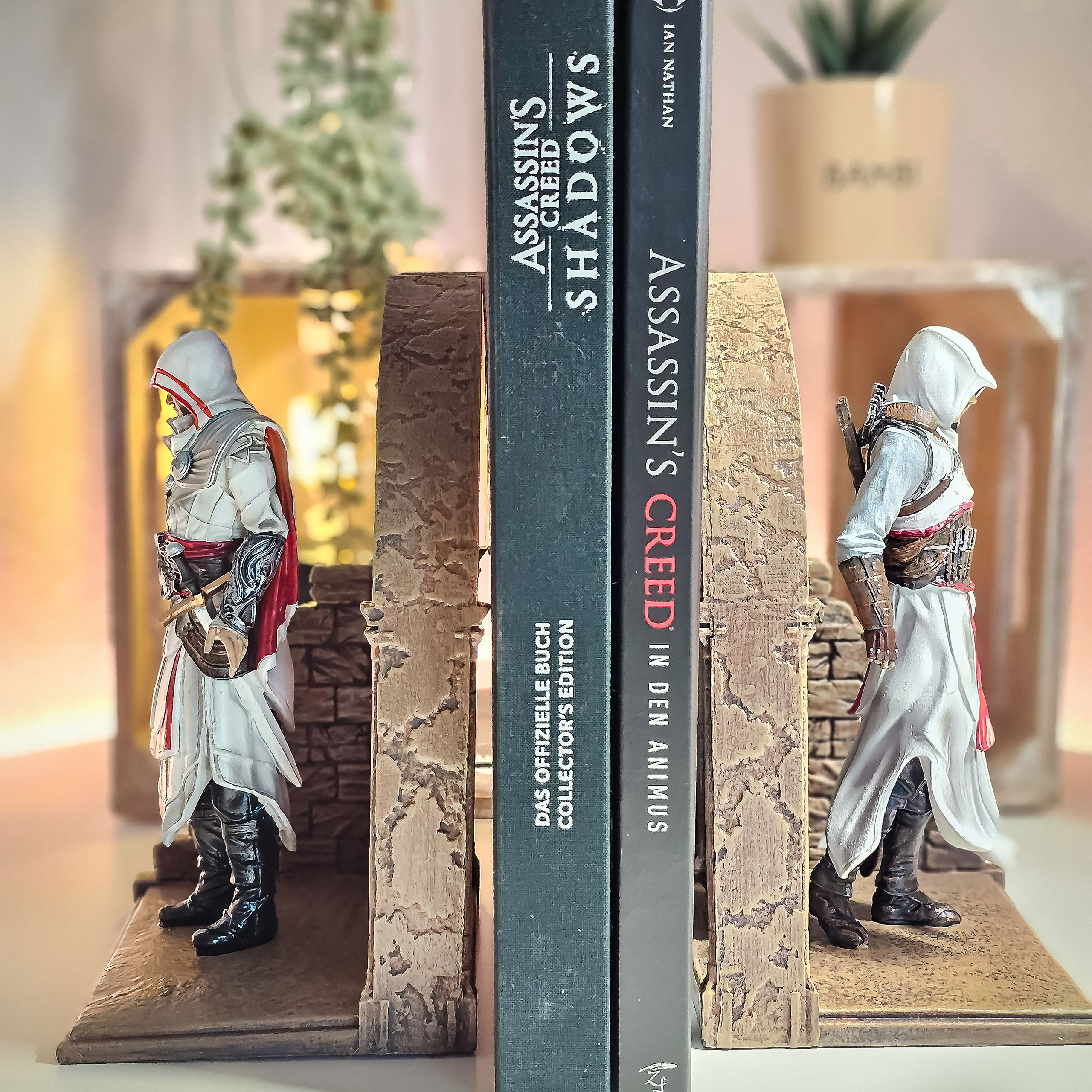 Assassin's Creed - Altair and Ezio Bookends