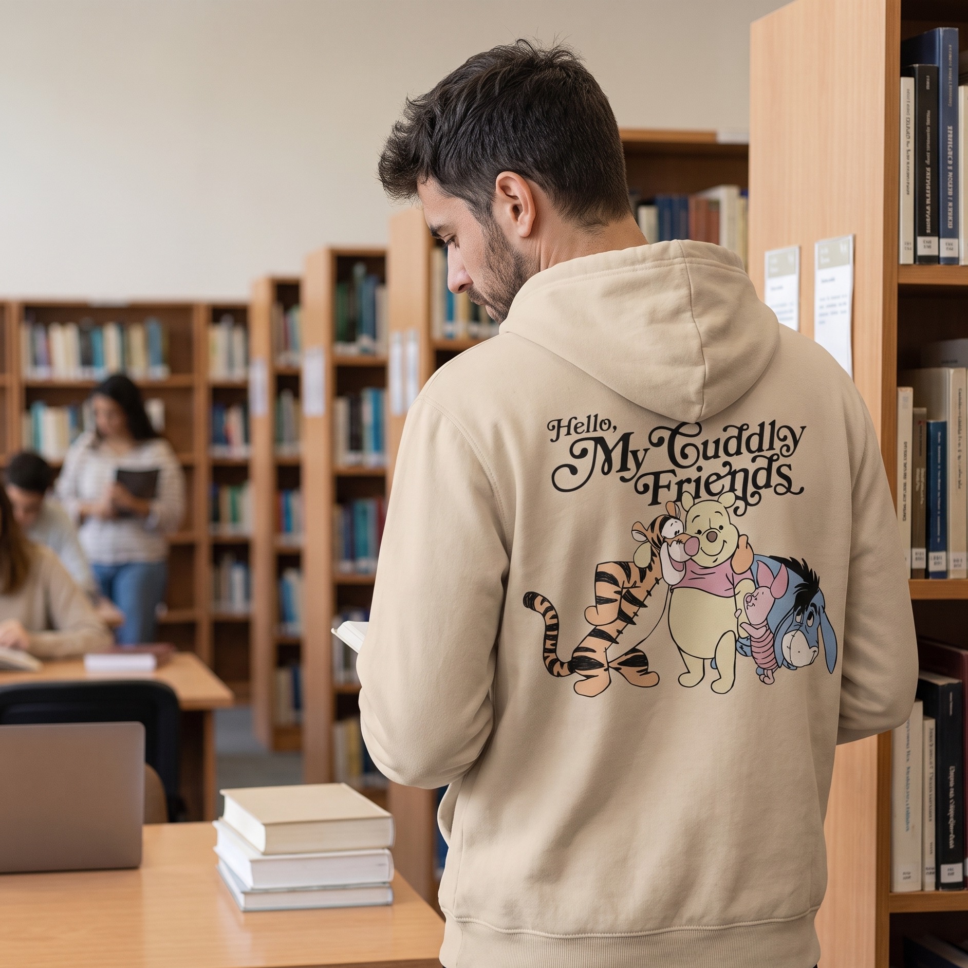 Winnie de Poeh - Friends Hoodie beige