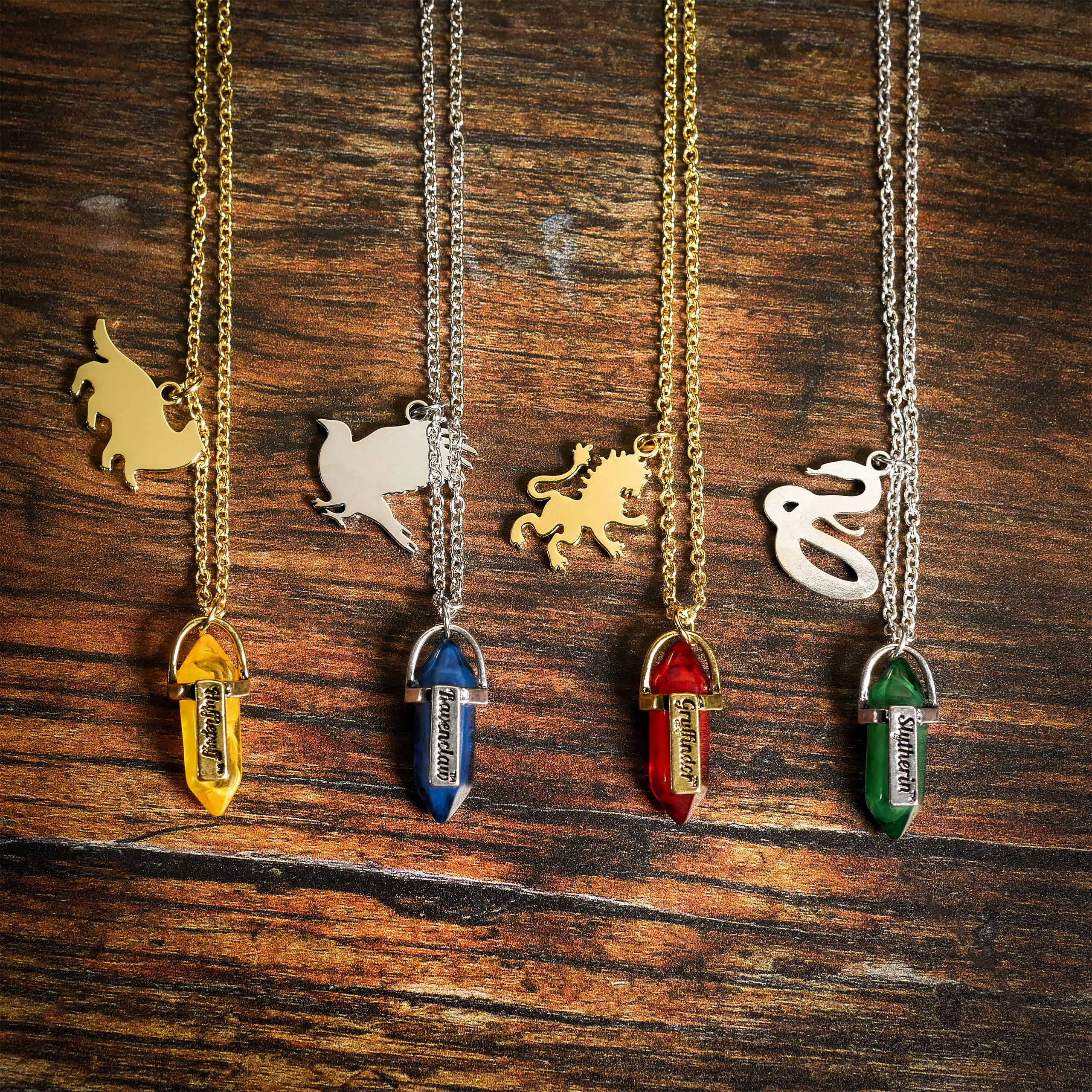 Harry Potter - Gryffindor Crest Necklace