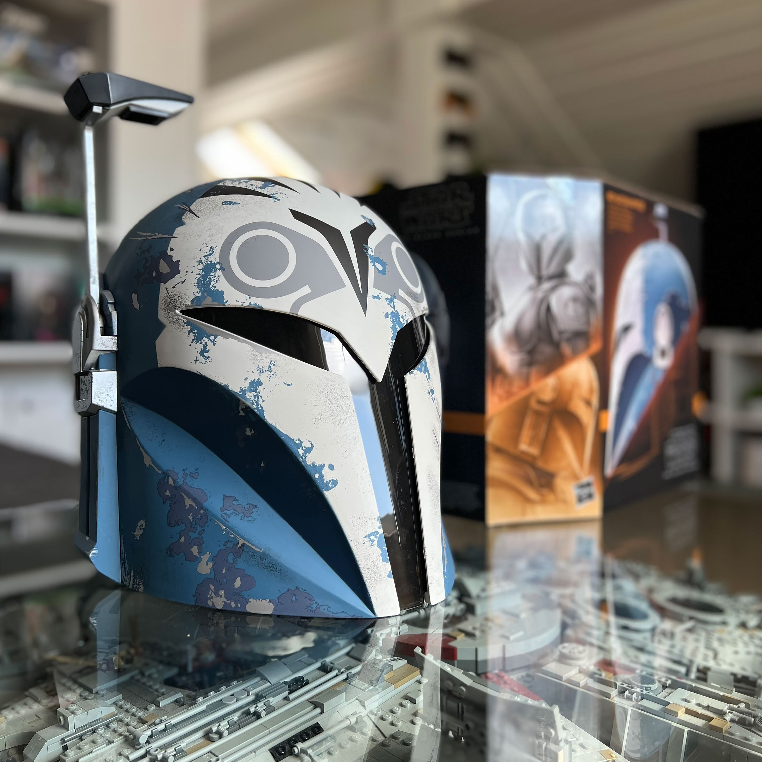 Réplique du casque premium Bo-Katan Re-Armored avec effets lumineux - Star Wars The Mandalorian