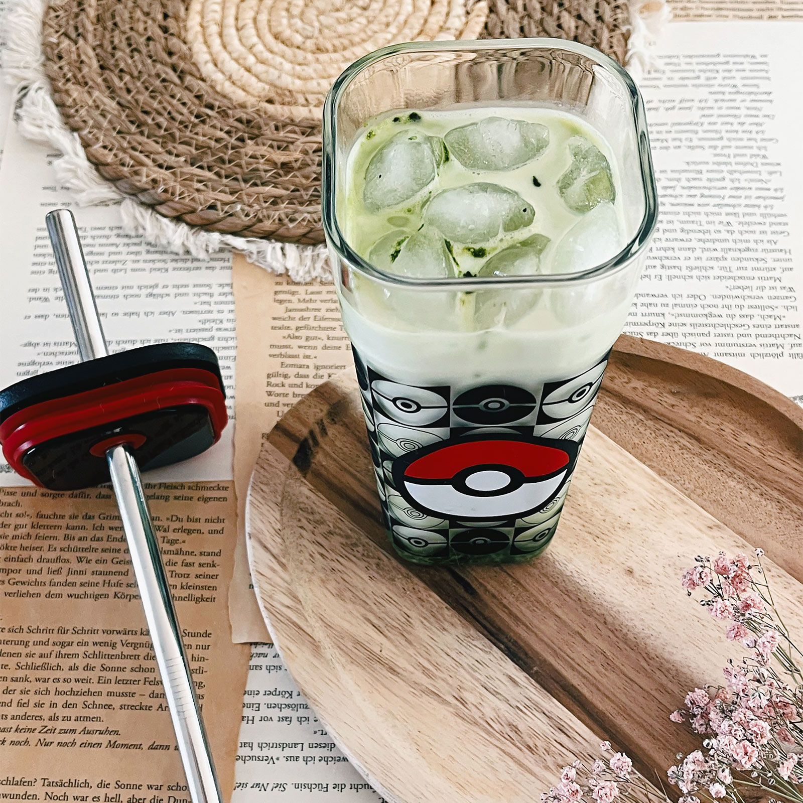 Pokemon - Pokeball Becher mit Strohhalm