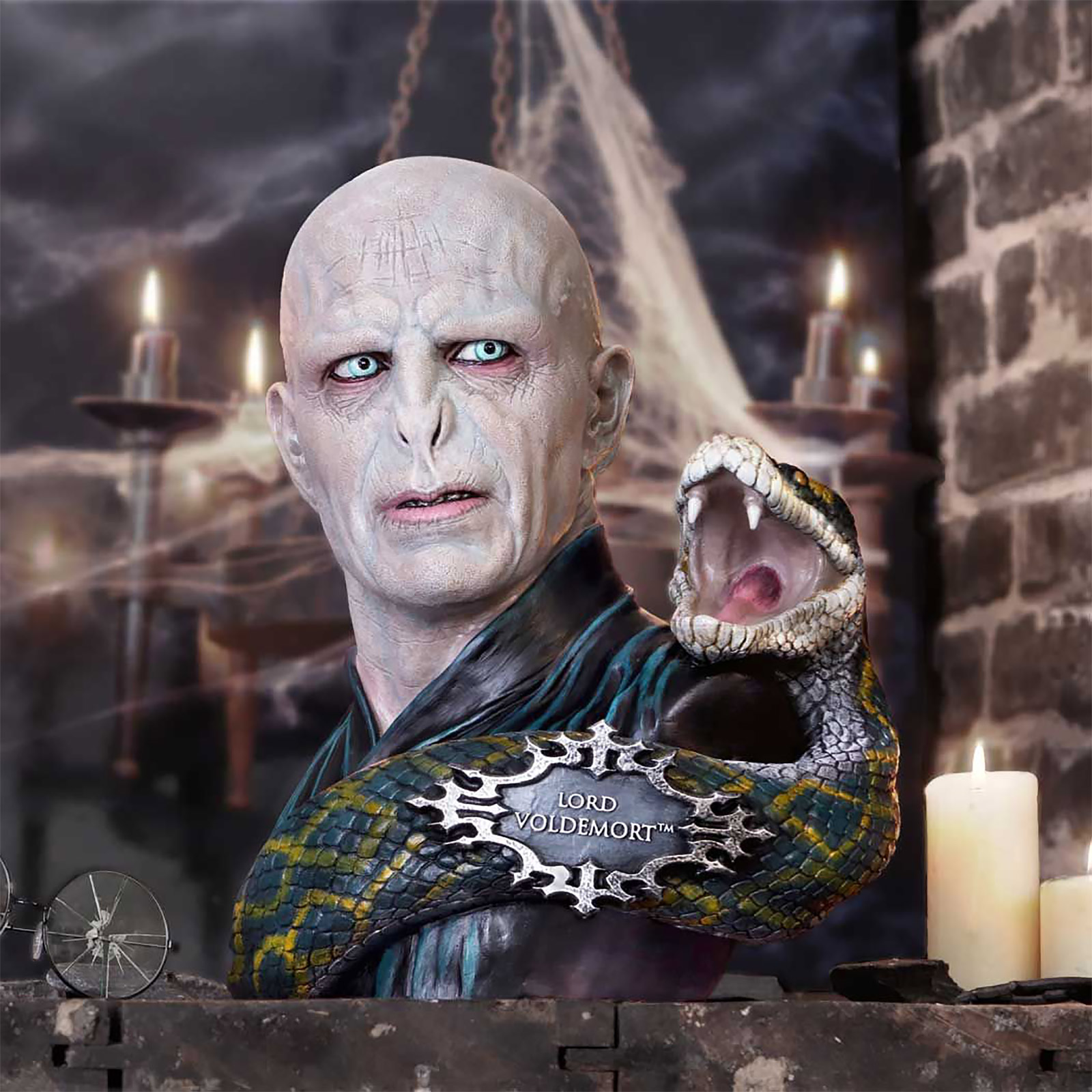 Lord Voldemort met Nagini Buste - Harry Potter
