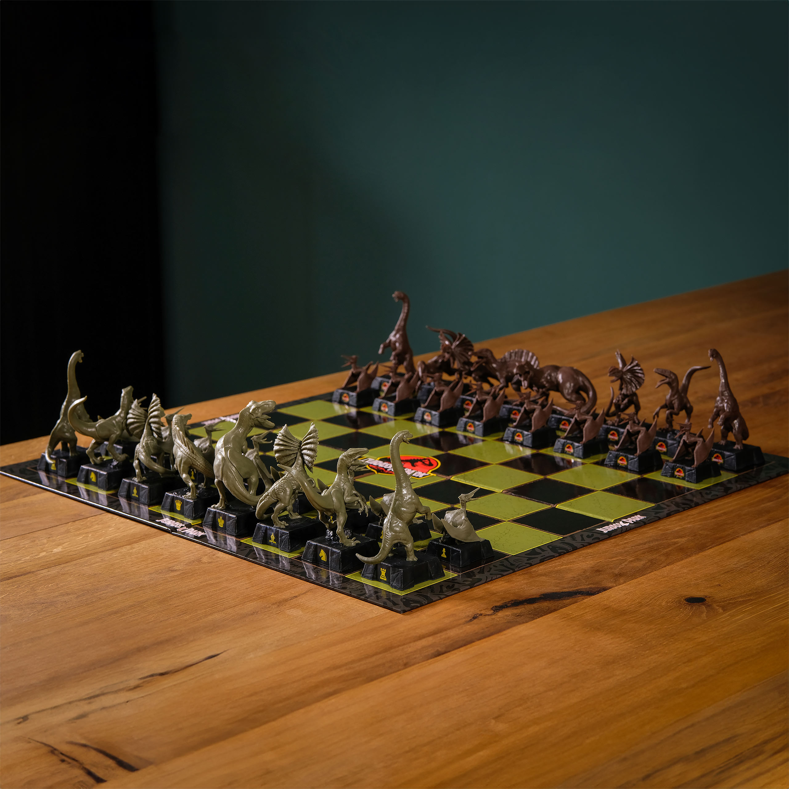 Jurassic Park Chess Set Elbenwald