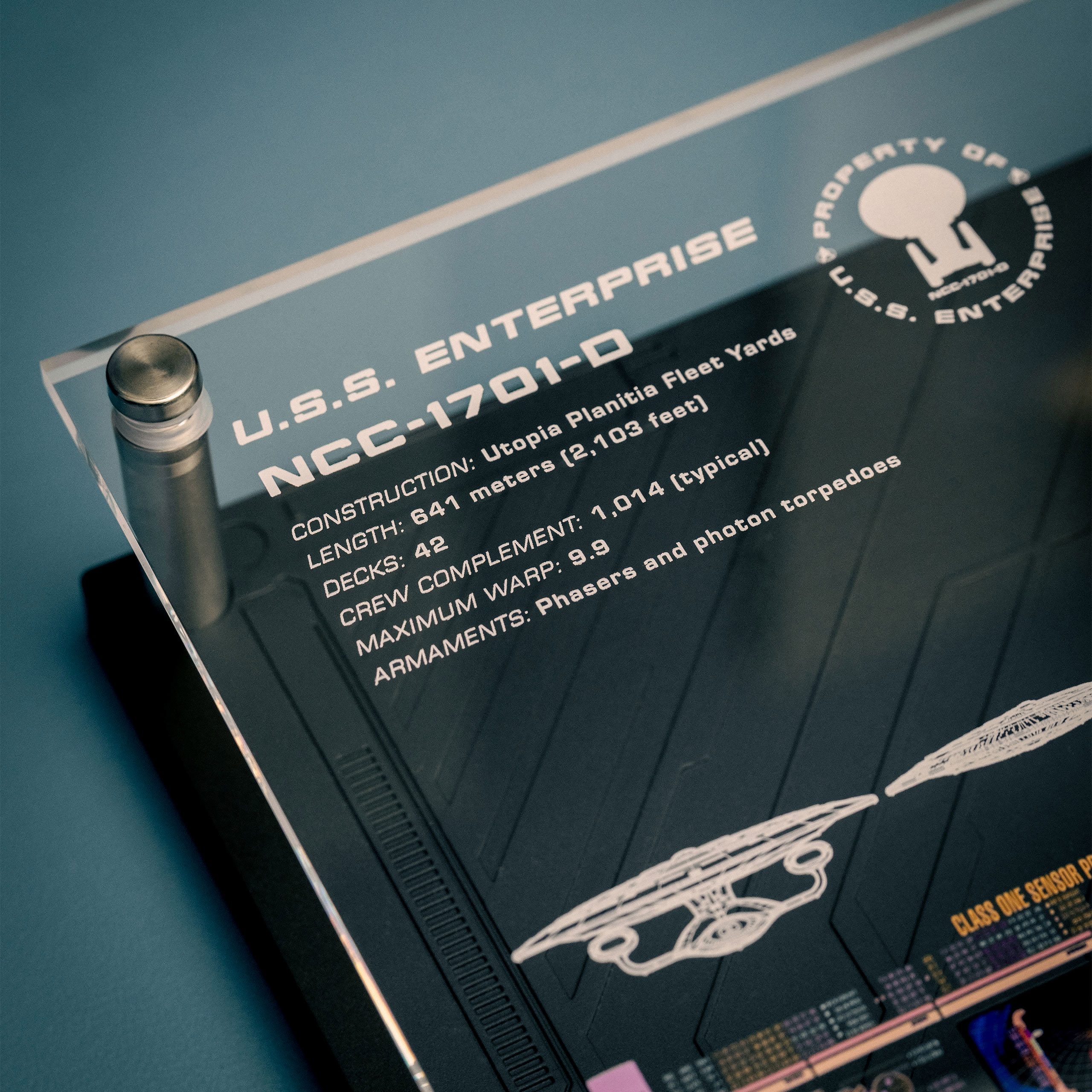 Targa da parete Enterprise NCC-1701-D con replica del modello - Star Trek