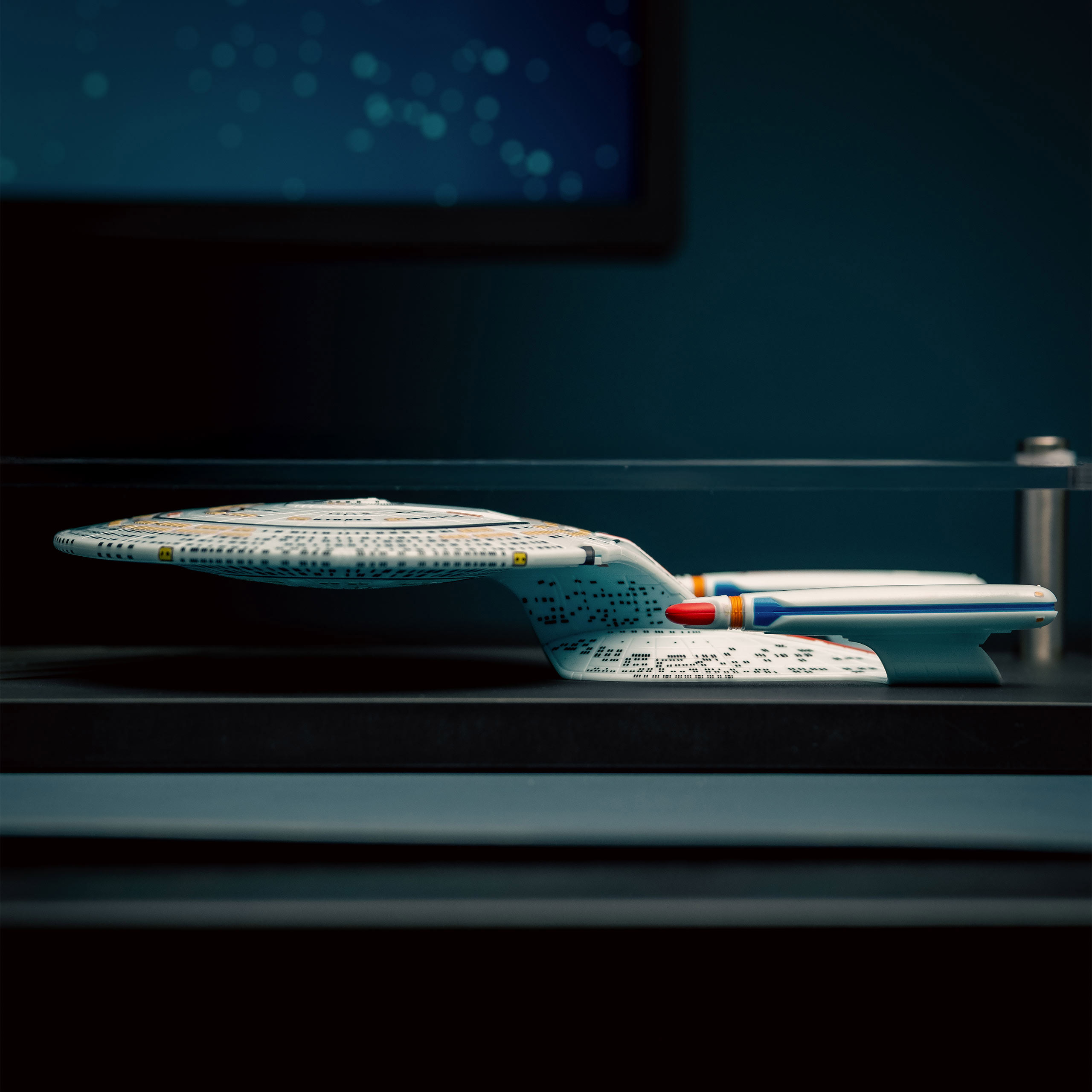 Targa da parete Enterprise NCC-1701-D con replica del modello - Star Trek