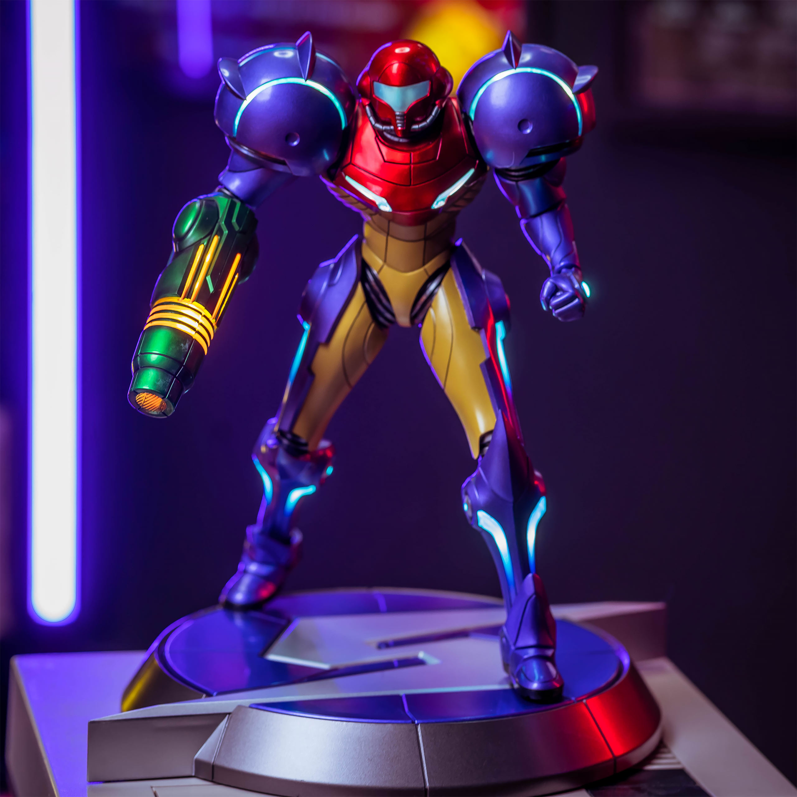 Metroid Prime PVC Statue Samus Gravity Suit Collectors Edition 25 cm