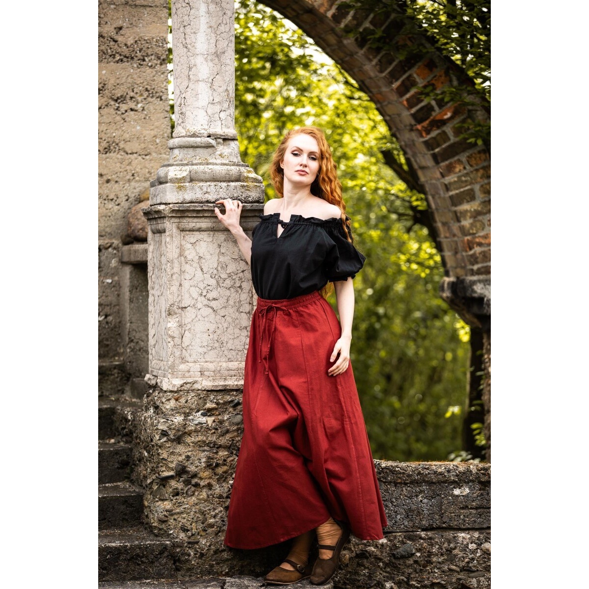 Blusa medieval de manga corta Verena negra