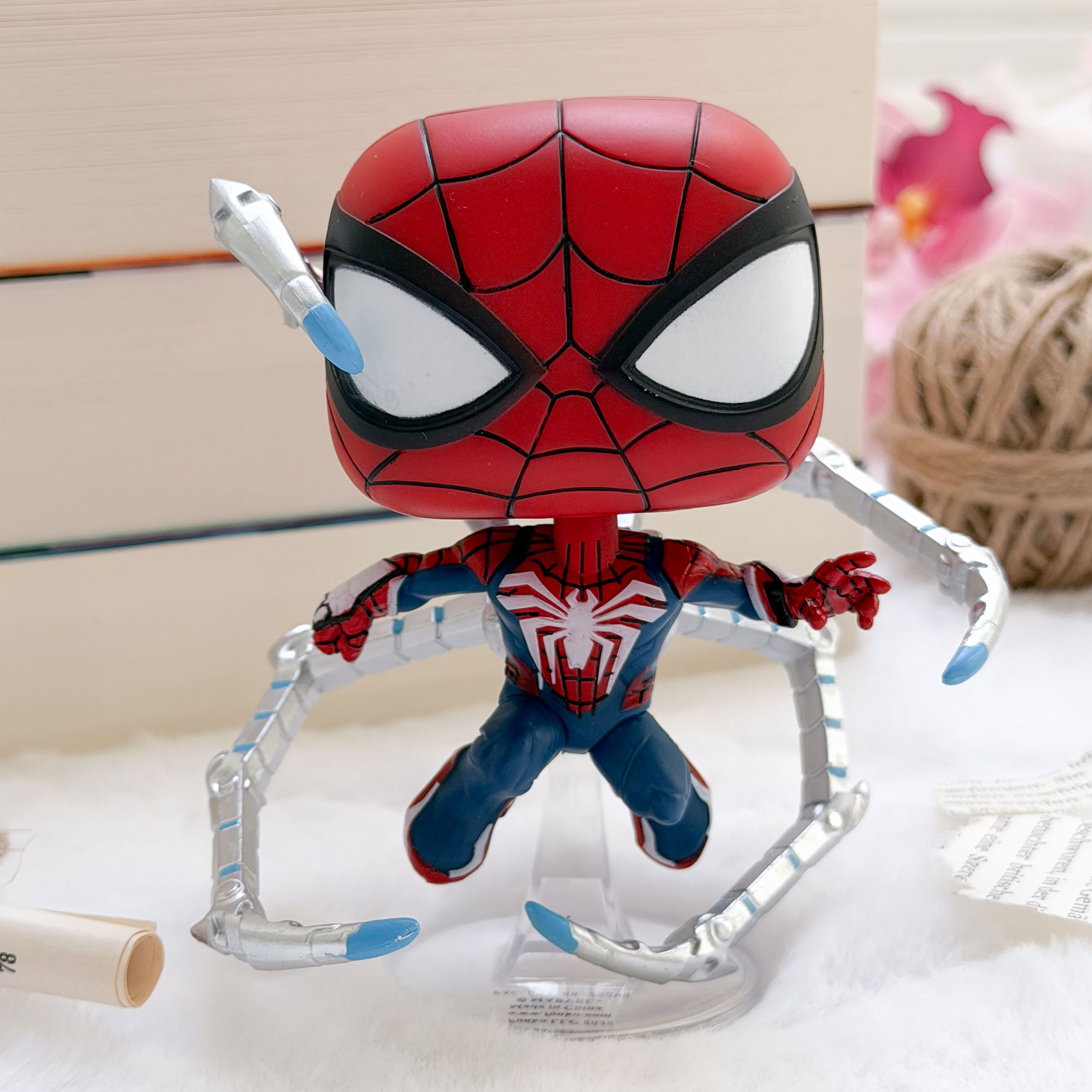 Spider-Man 2 - Peter Parker Advanced Suit 2.0 Figura Marvel Funko Pop Testa Oscillante