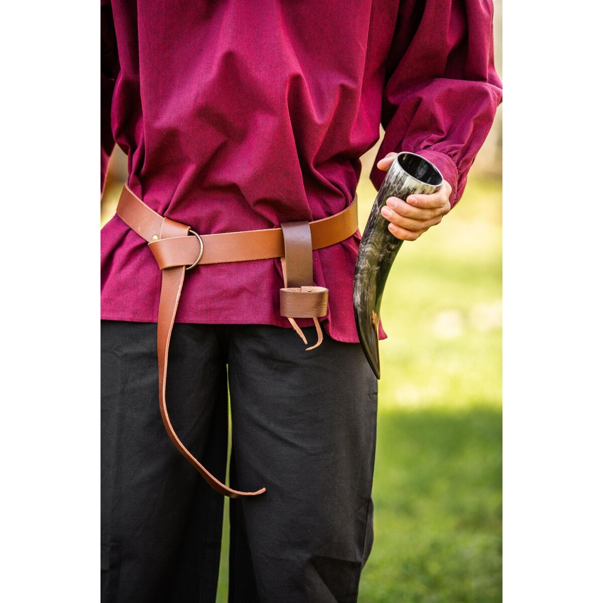 Soporte para cuerno medieval de cuero