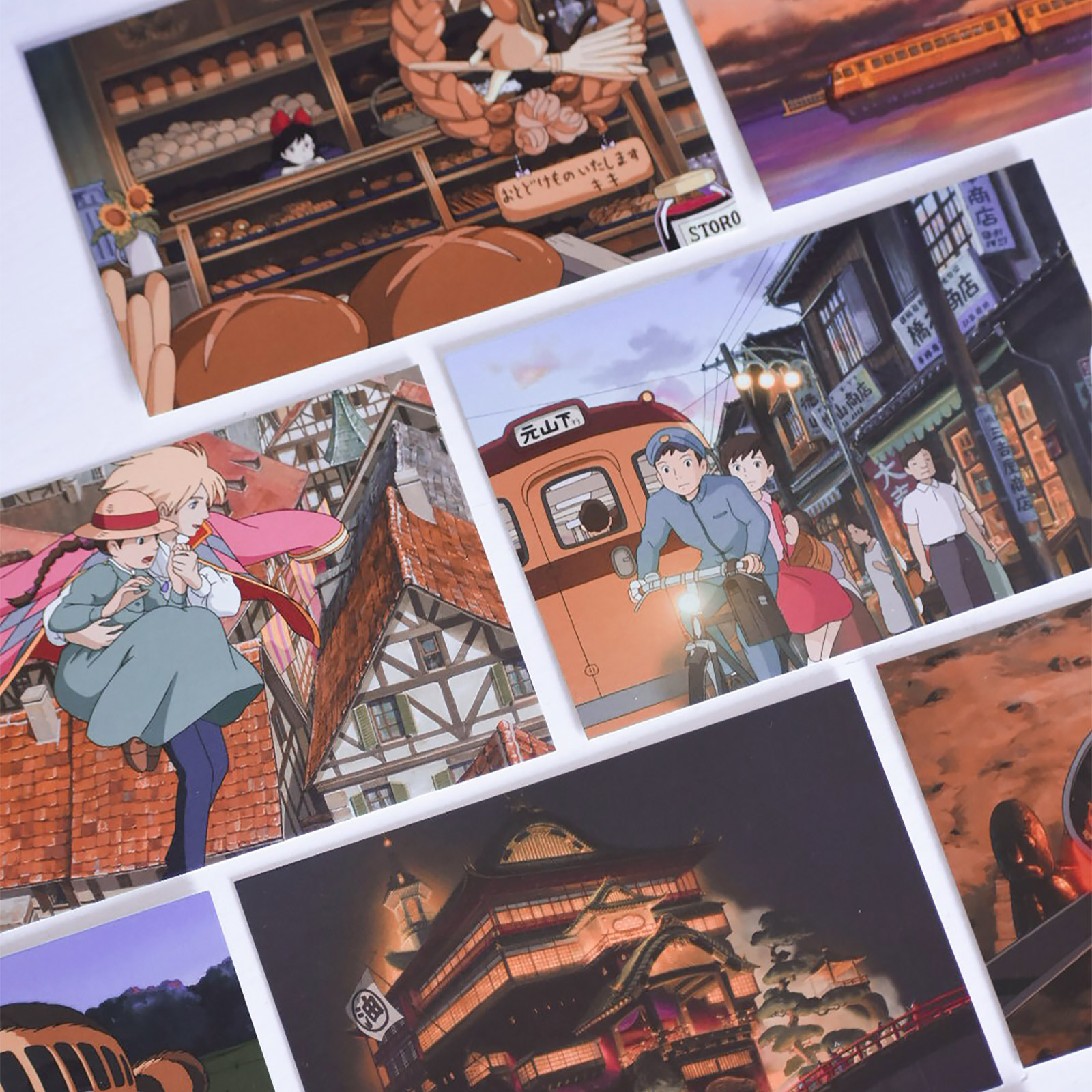 Studio Ghibli - 100 Cartes Postales dans une Boîte Cadeau