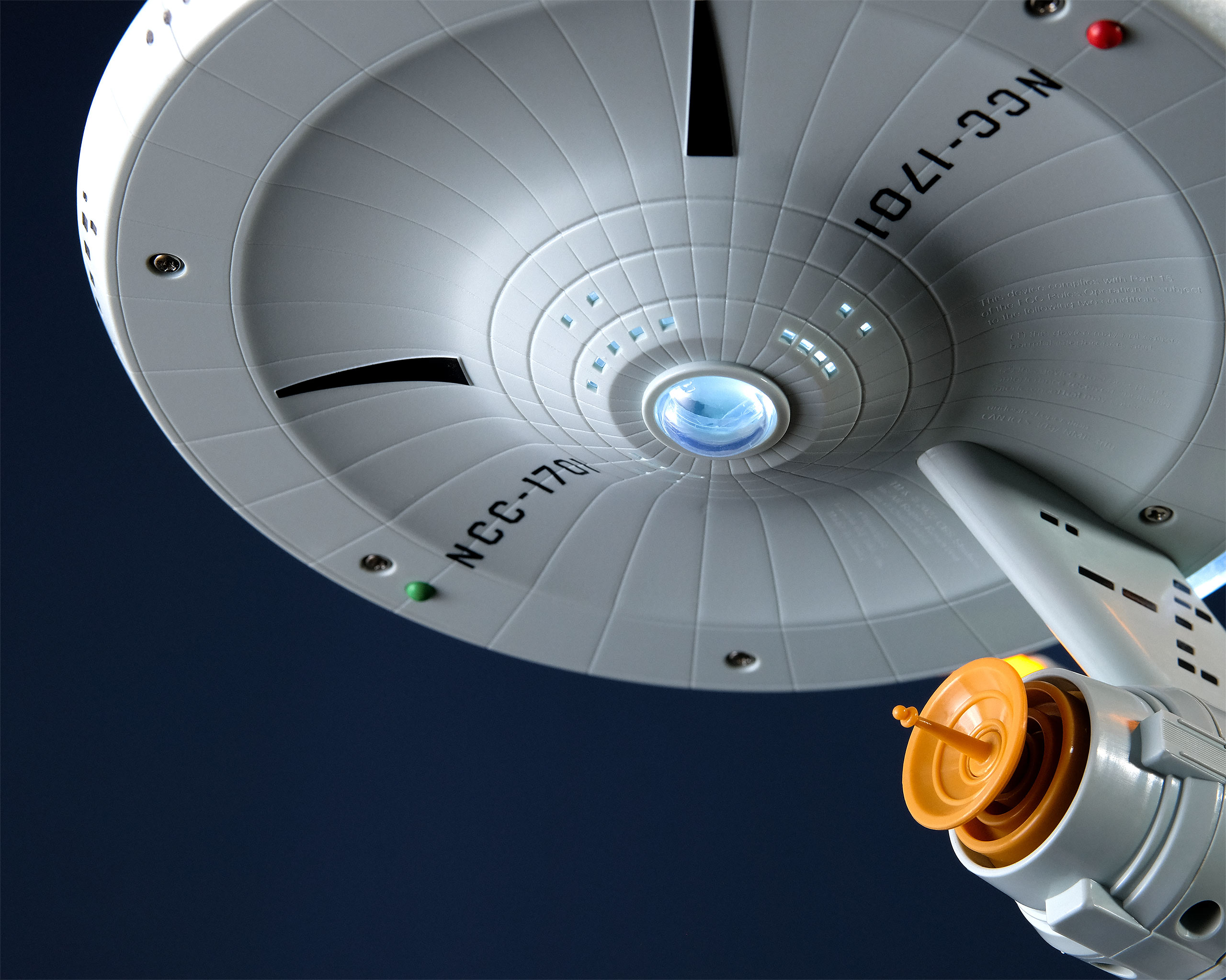 Star Trek - Réplique de l'Enterprise NCC-1701 avec lumière et son