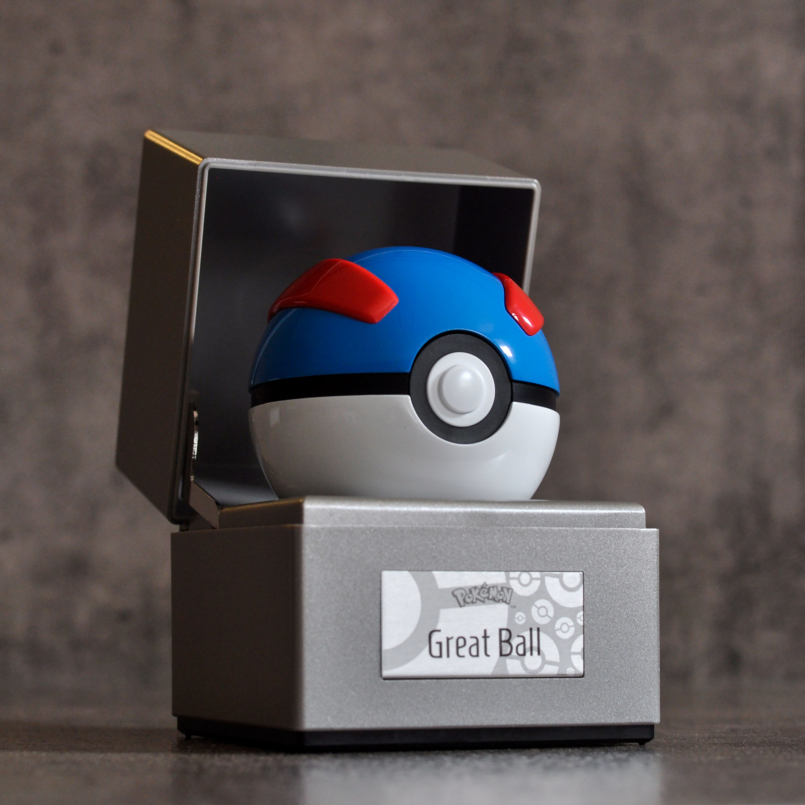 Pokemon - Superball Replik mit Licht