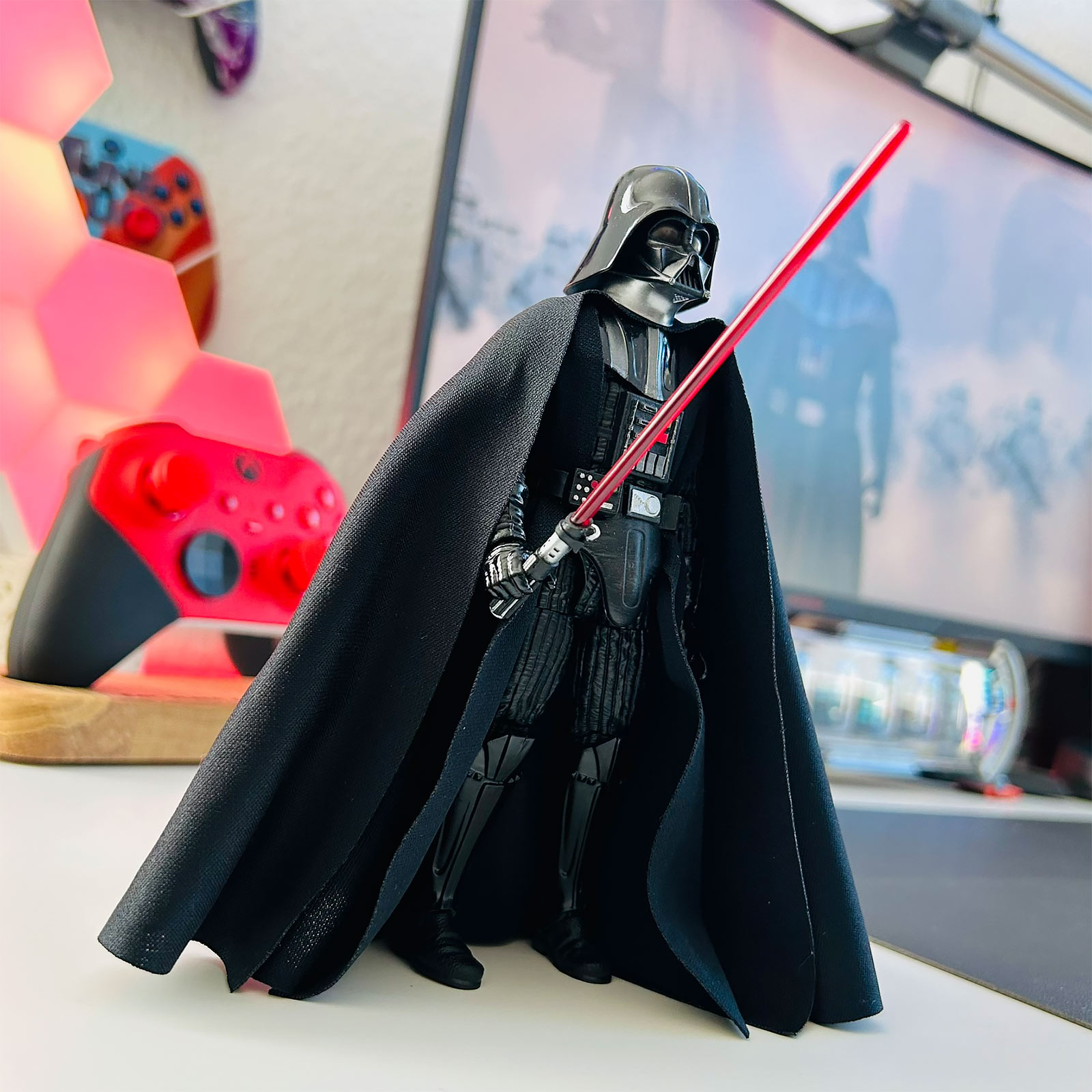 Star Wars - Darth Vader with Lightsaber Black Series Action Figure