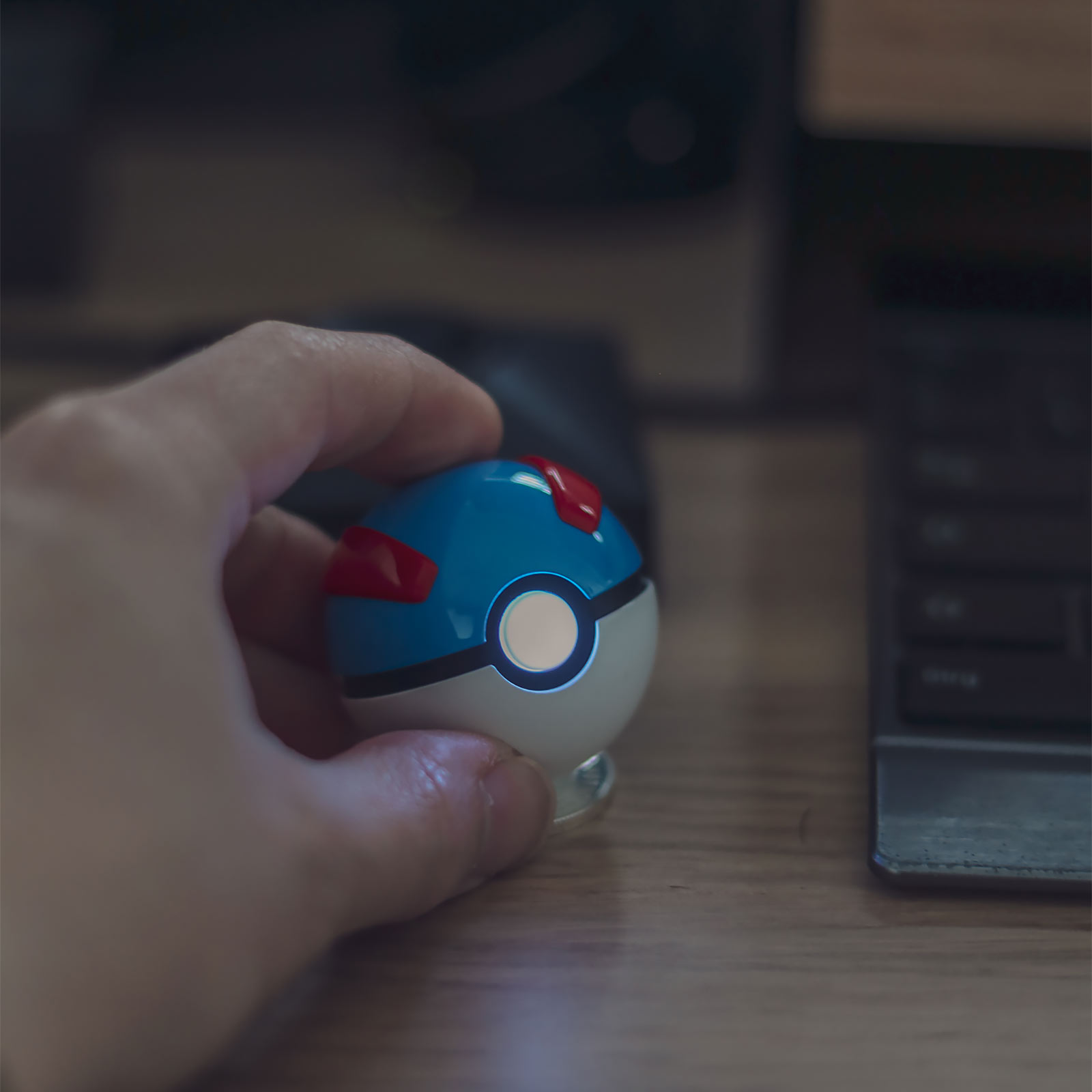 Pokemon - Pokeball Superball Mini Replik mit Licht