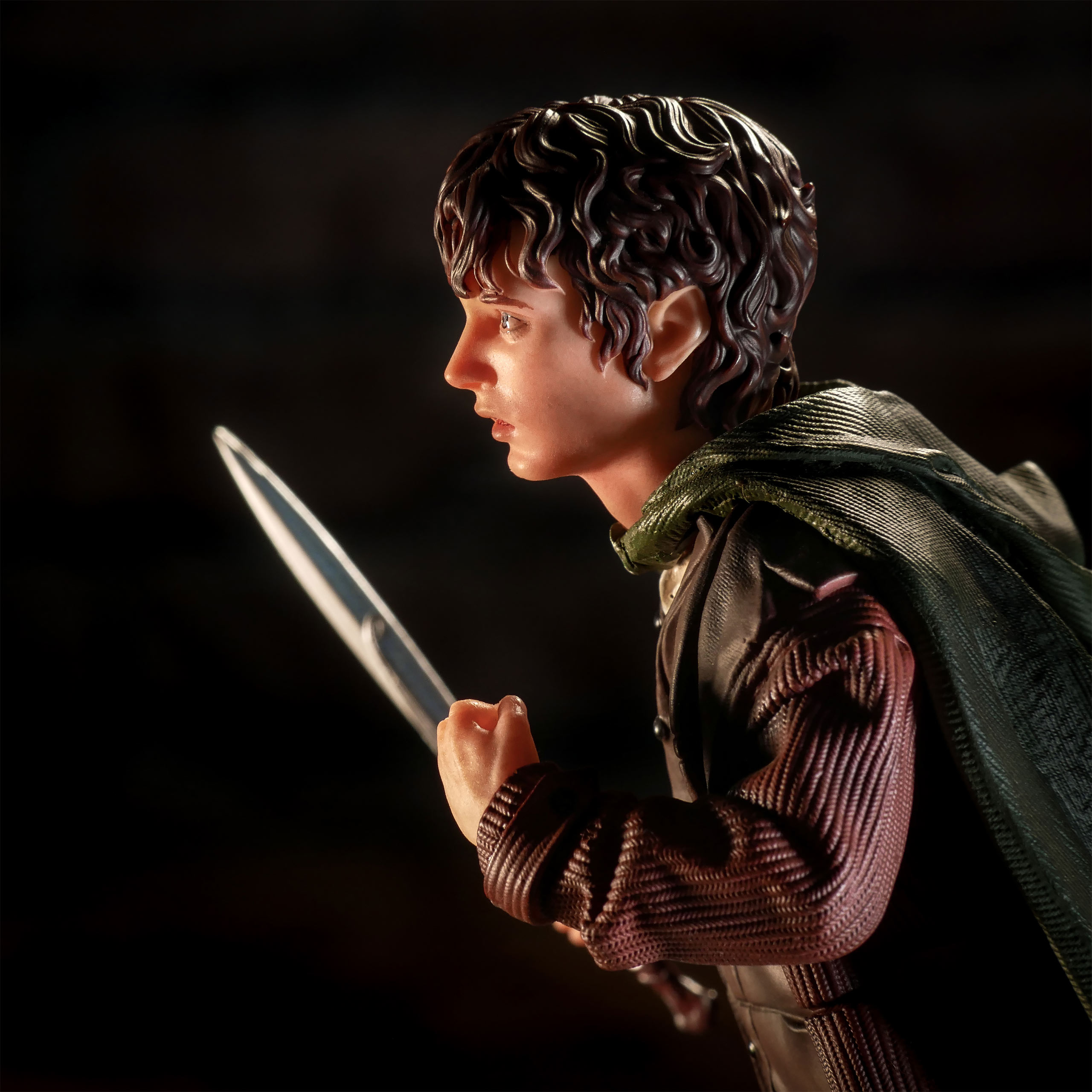 Heer der Ringen - Frodo BDS Art Scale Deluxe Beeldje 14 cm