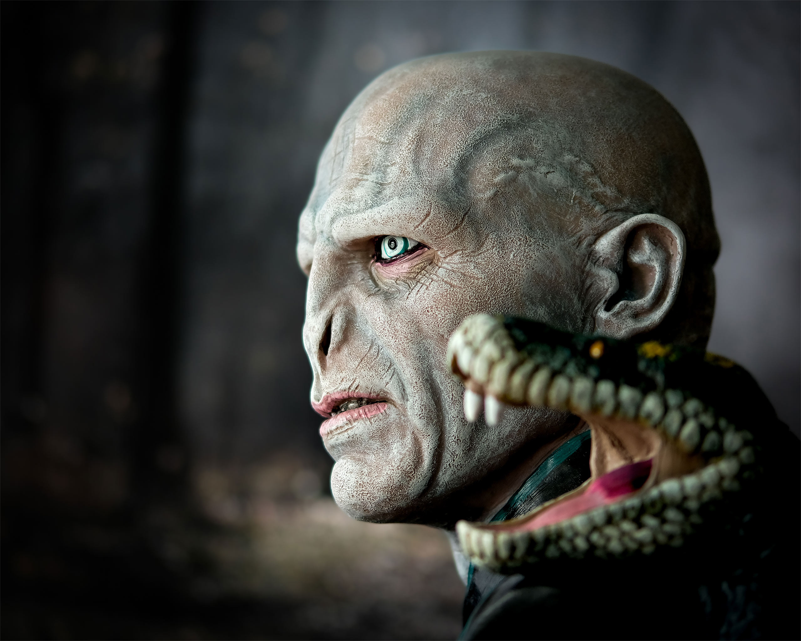 Lord Voldemort with Nagini Bust - Harry Potter
