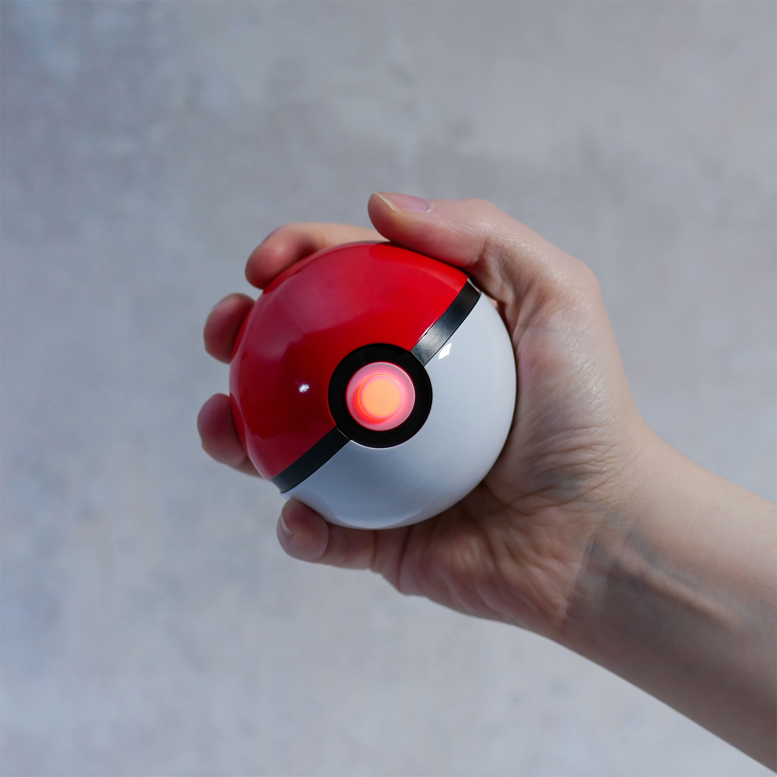 Pokemon - Réplique de Pokeball avec Lumière