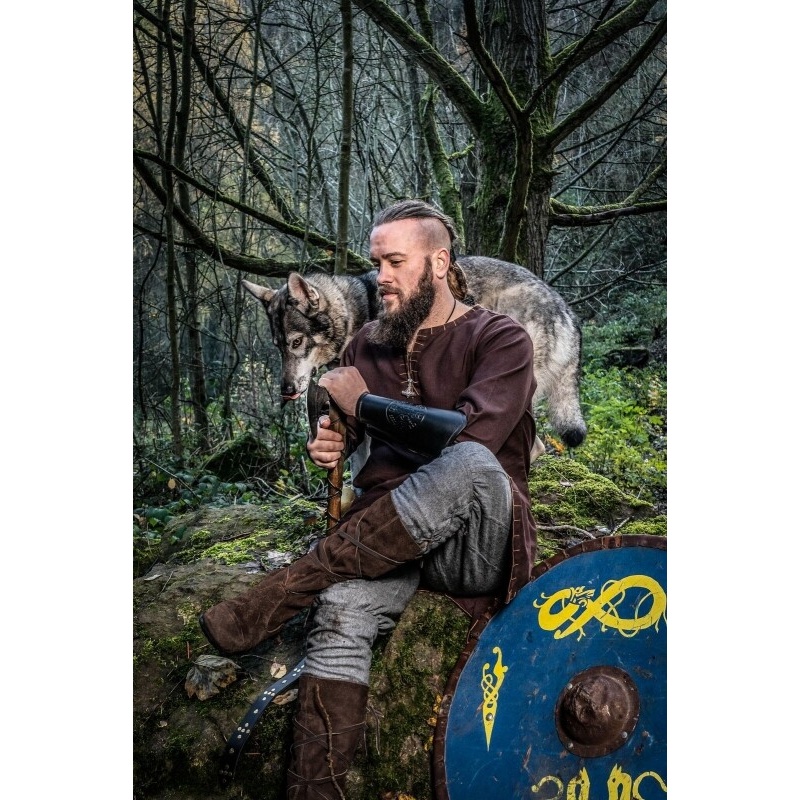 Stivali medievali in pelle scamosciata marrone scuro