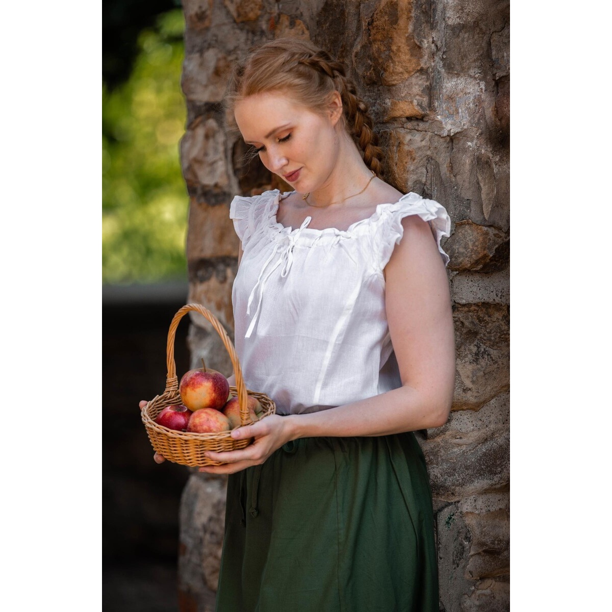 Blusa estiva medievale Lotte con ruches bianca