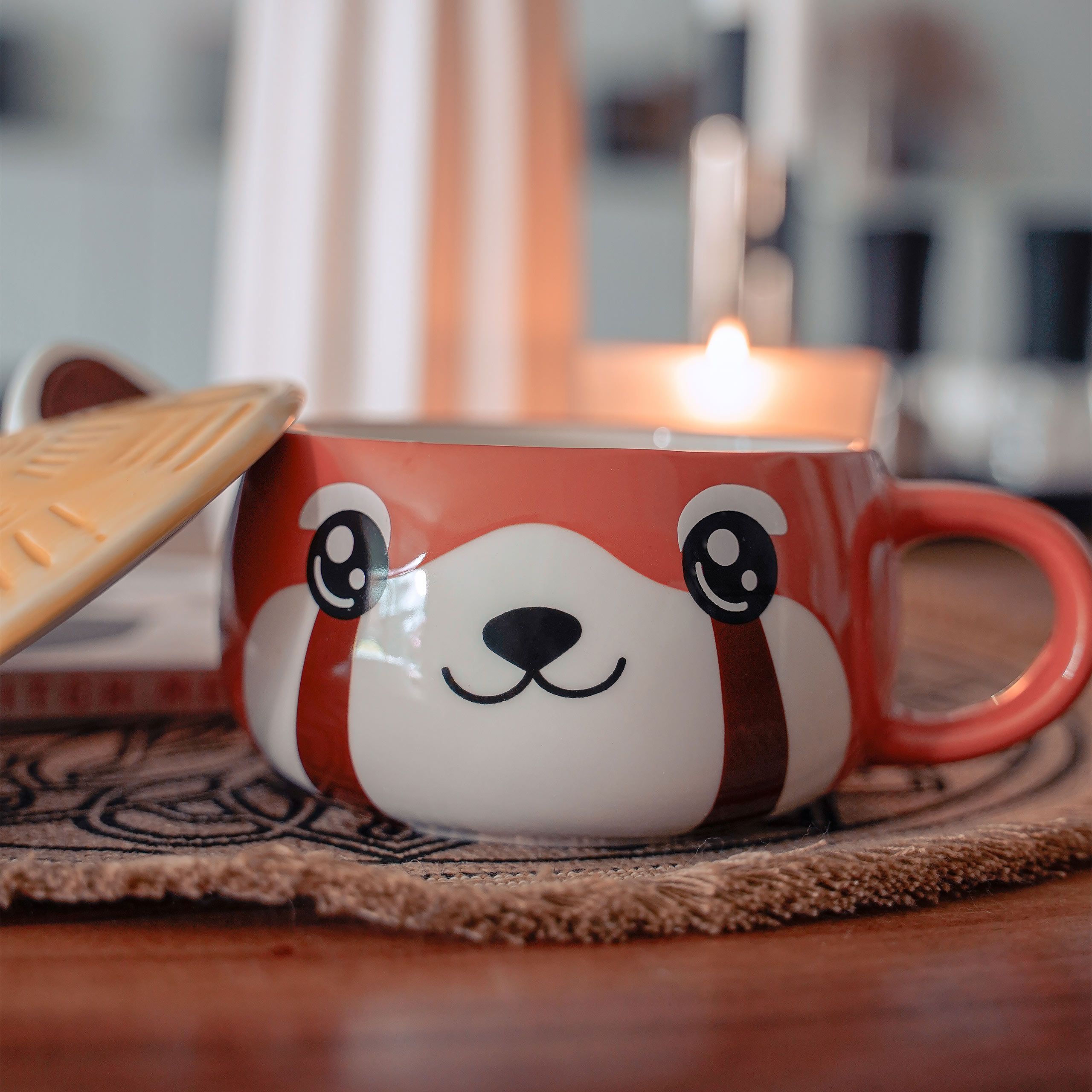 Tazza Kawaii di Panda Rosso con coperchio per fan dell'Anime