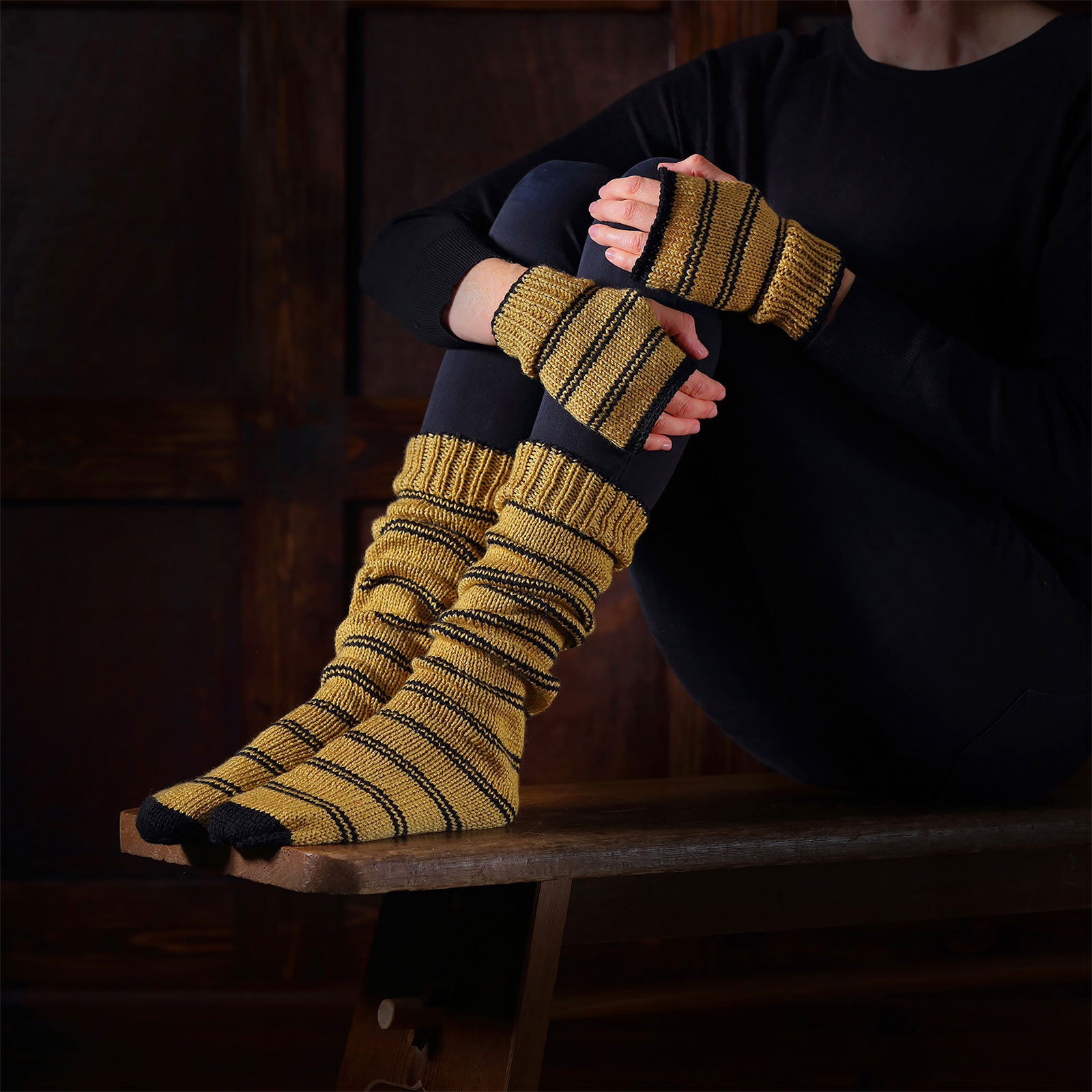 Harry Potter - Hufflepuff Gloves & Socks Knitting Set