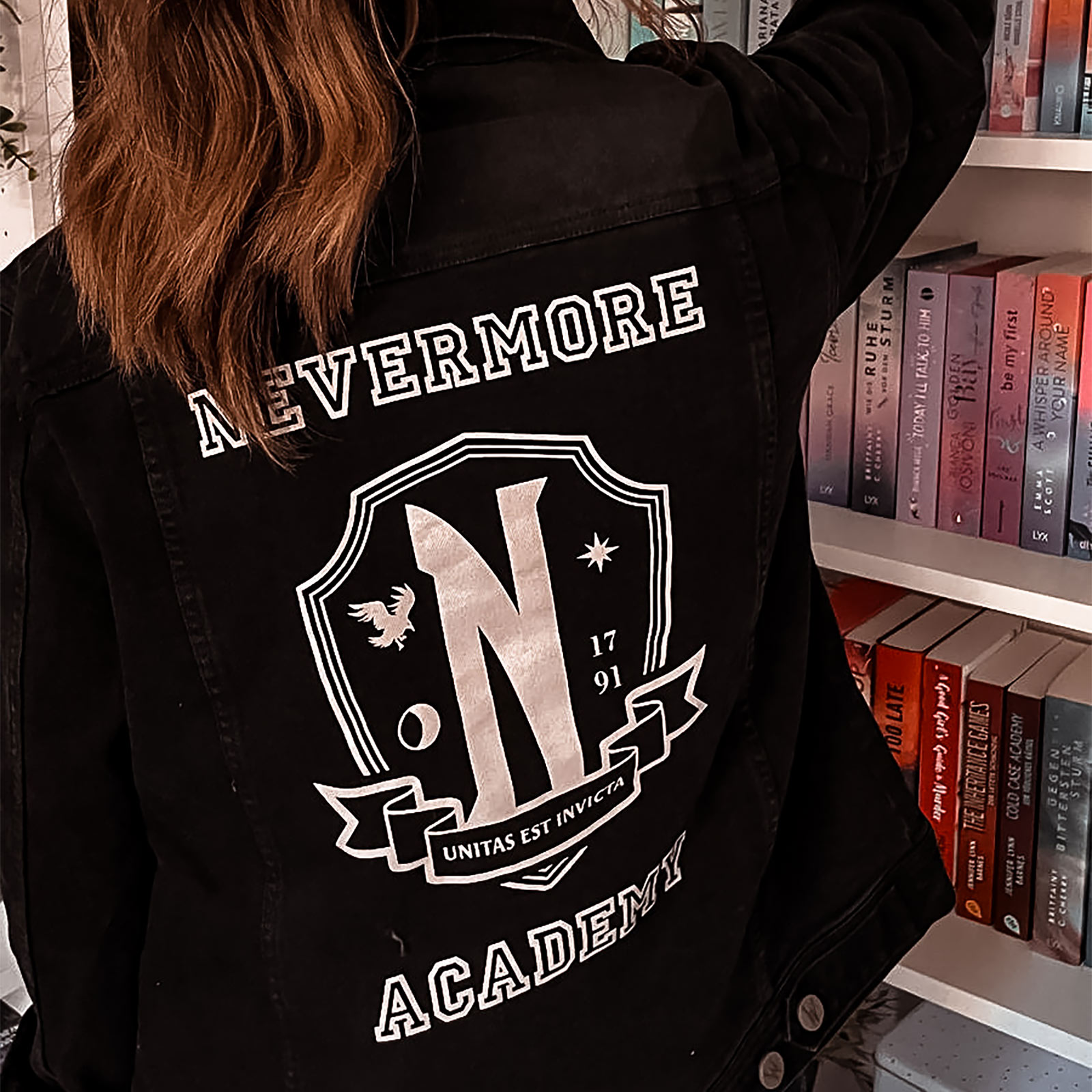 Wednesday - Nevermore Academy Spijkerjack Zwart