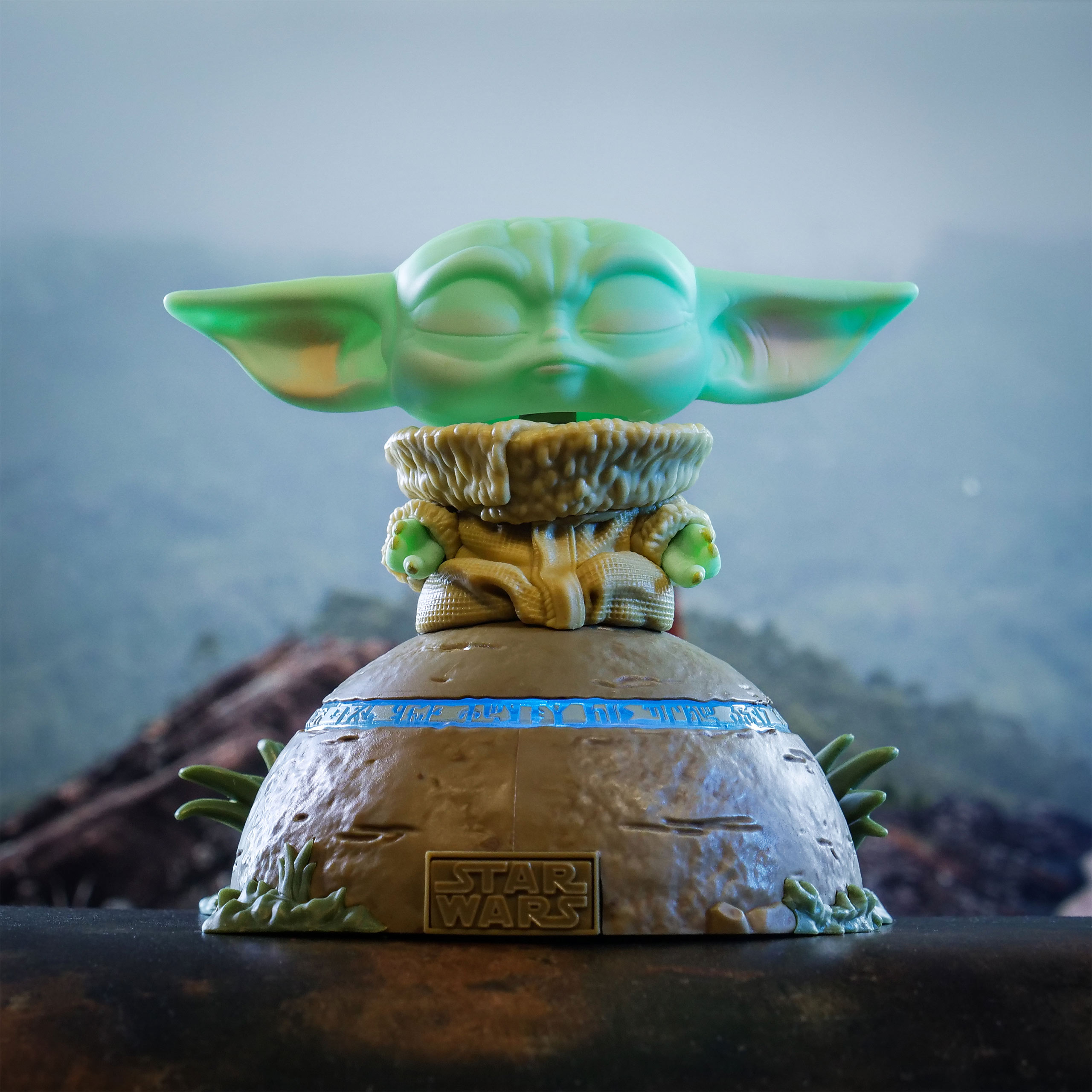 Figurine Funko Pop Grogu Utilisant la Force avec Effets de Lumière et de Son - Star Wars The Mandalorian