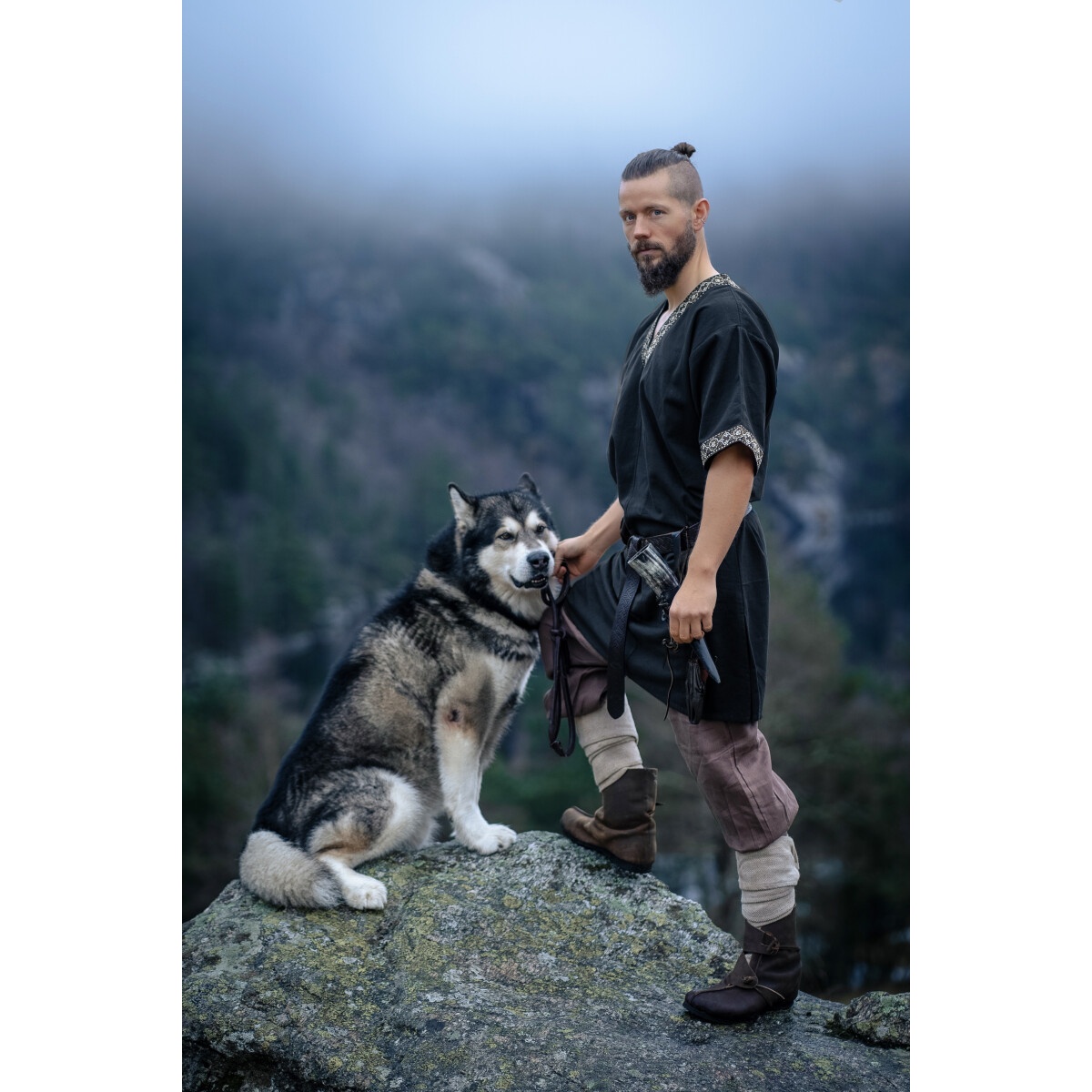 Medieval Short-Sleeve Tunic Loki black