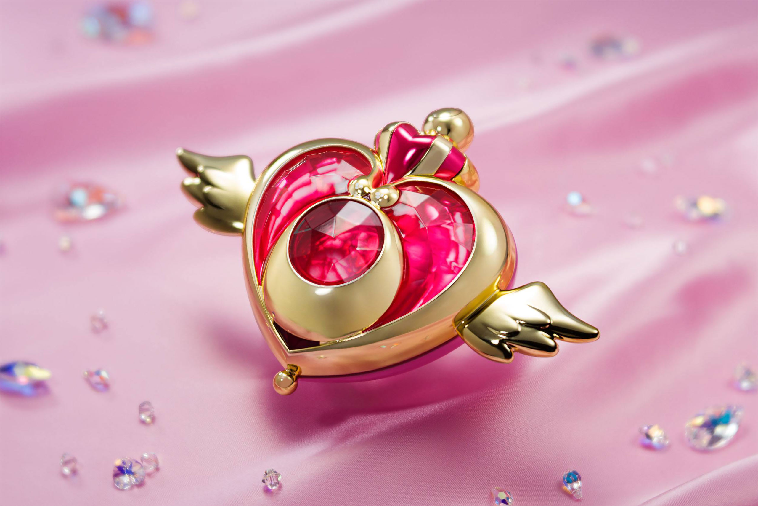Sailor Moon - Crisis Moon Compact Transformation Brooch with Light and Sound Effects