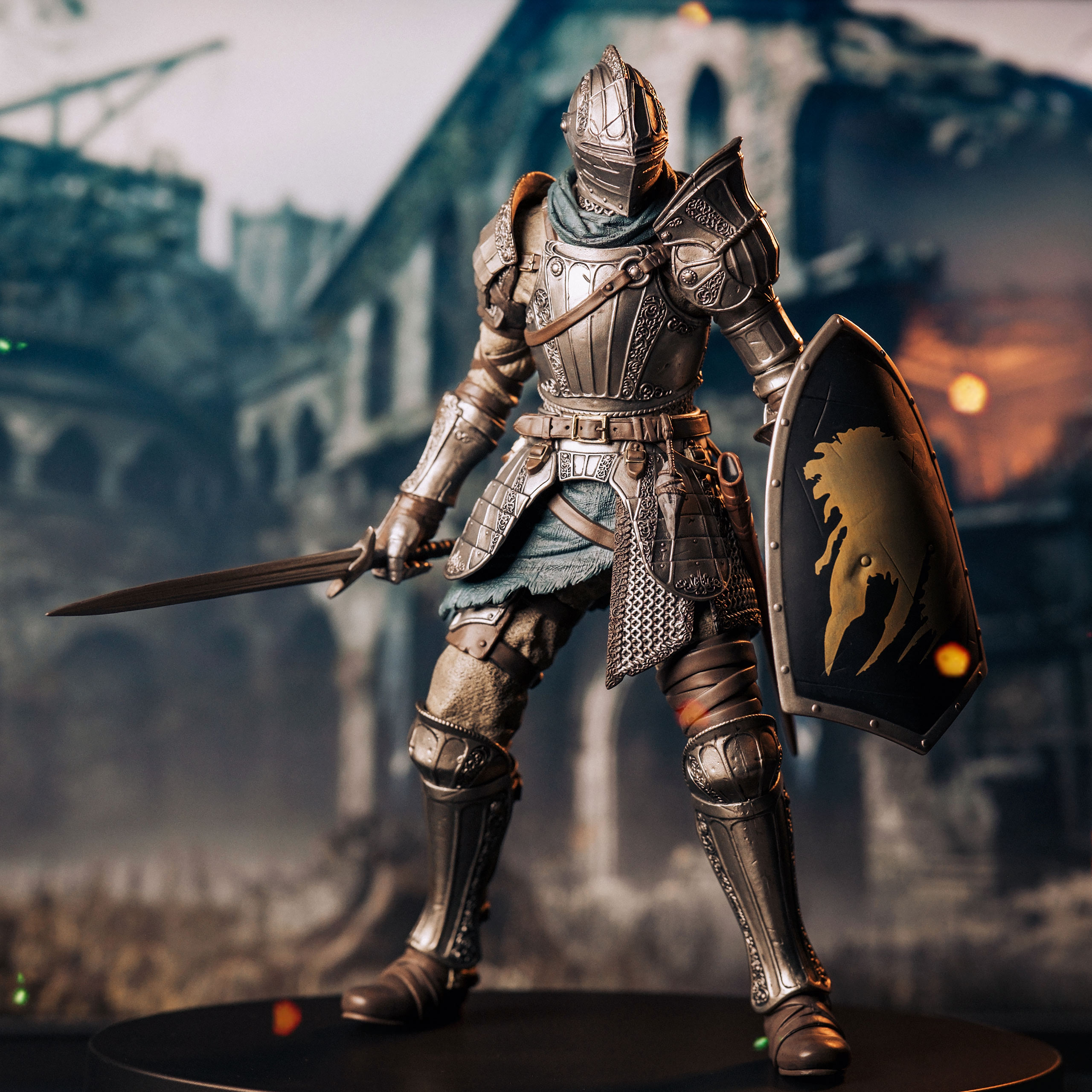 Demon's Souls - Figurine d'Armure Ciselée