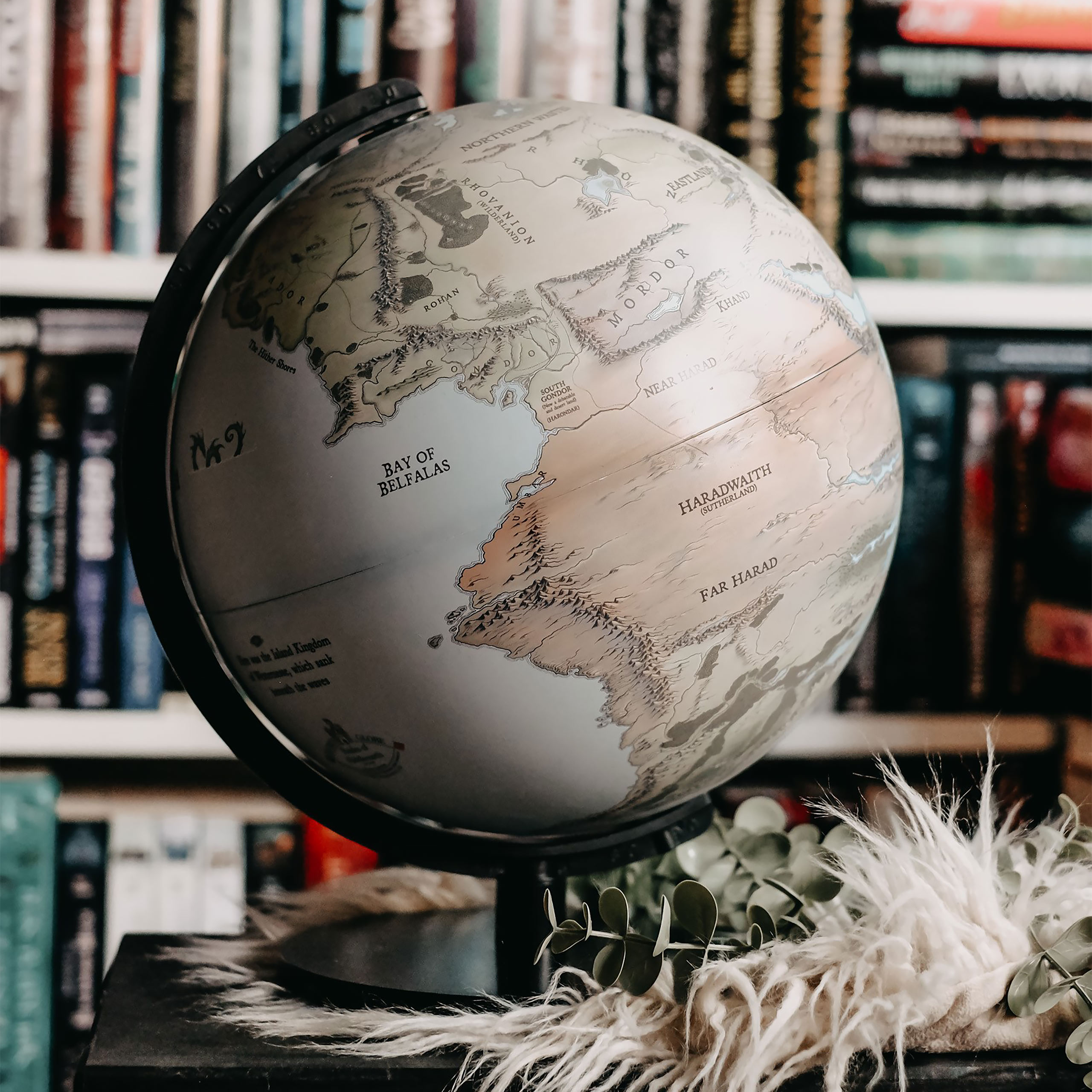Le Seigneur des Anneaux - Globe de la Terre du Milieu Terra avec lumière 26cm
