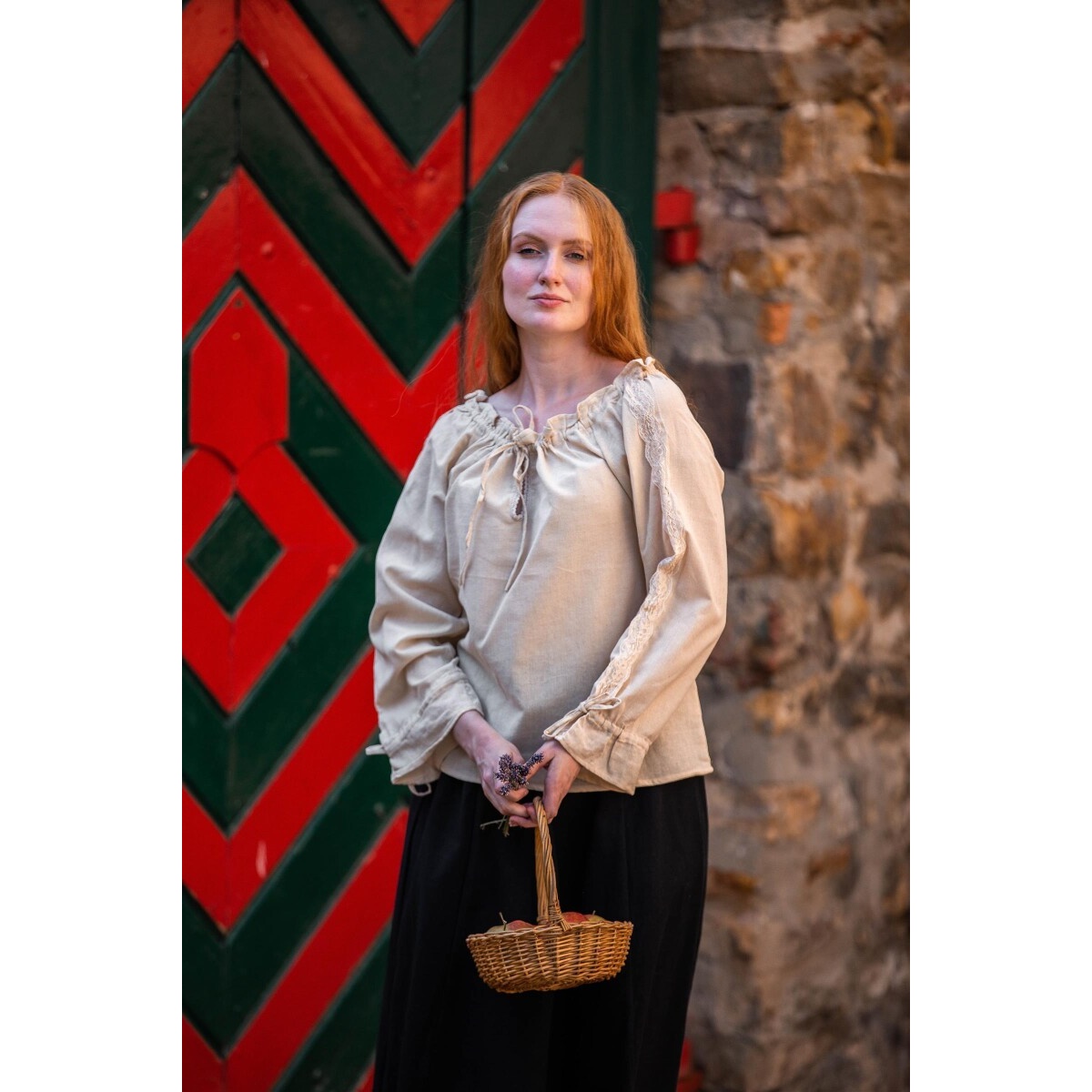 Średniowieczna bluzka z koronką Bettina