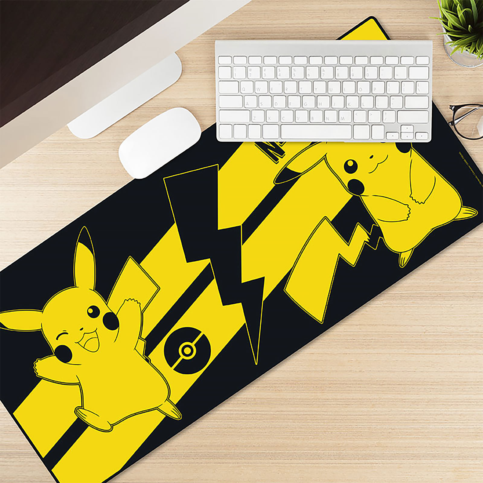 Pokemon - Pikachu XXL Mousepad
