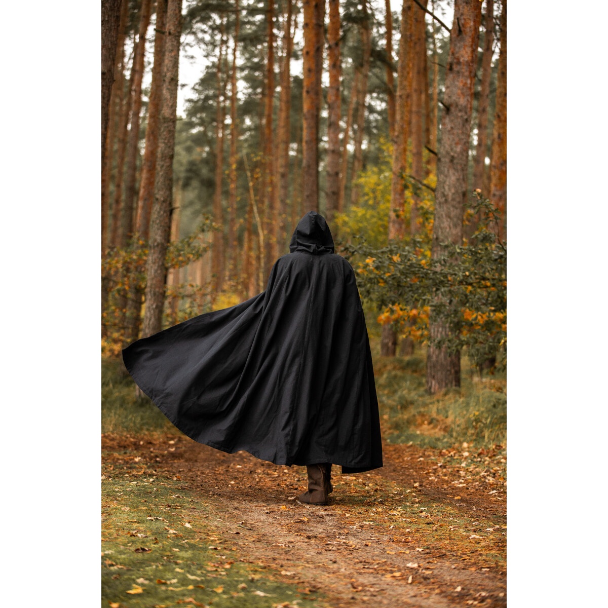 Capa medieval Johannes negra