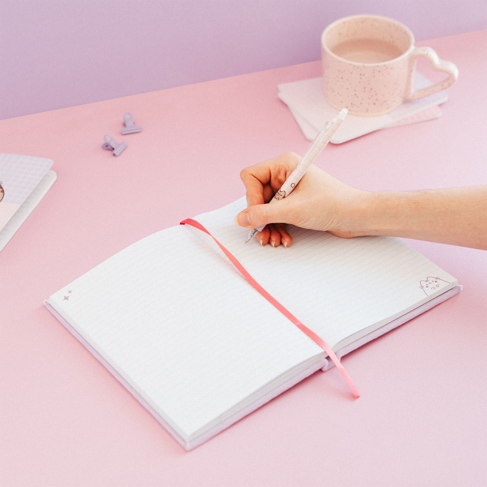 Pusheen - Moments Pluche Notitieboek