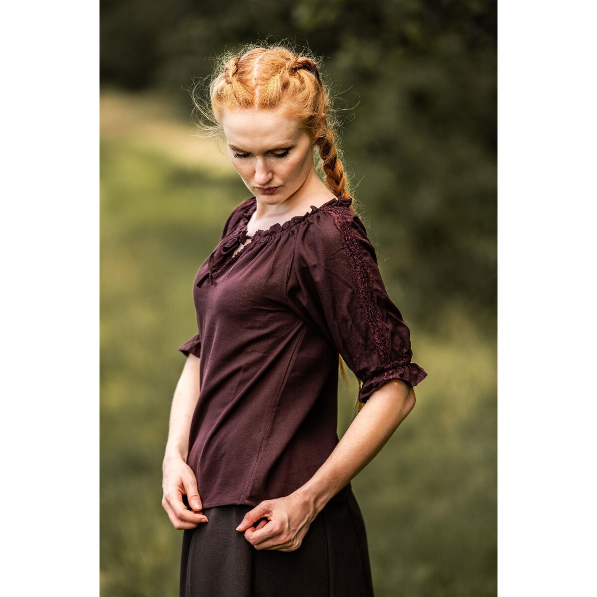 Średniowieczna bluzka z krótkim rękawem Sandra ciemnobrązowa