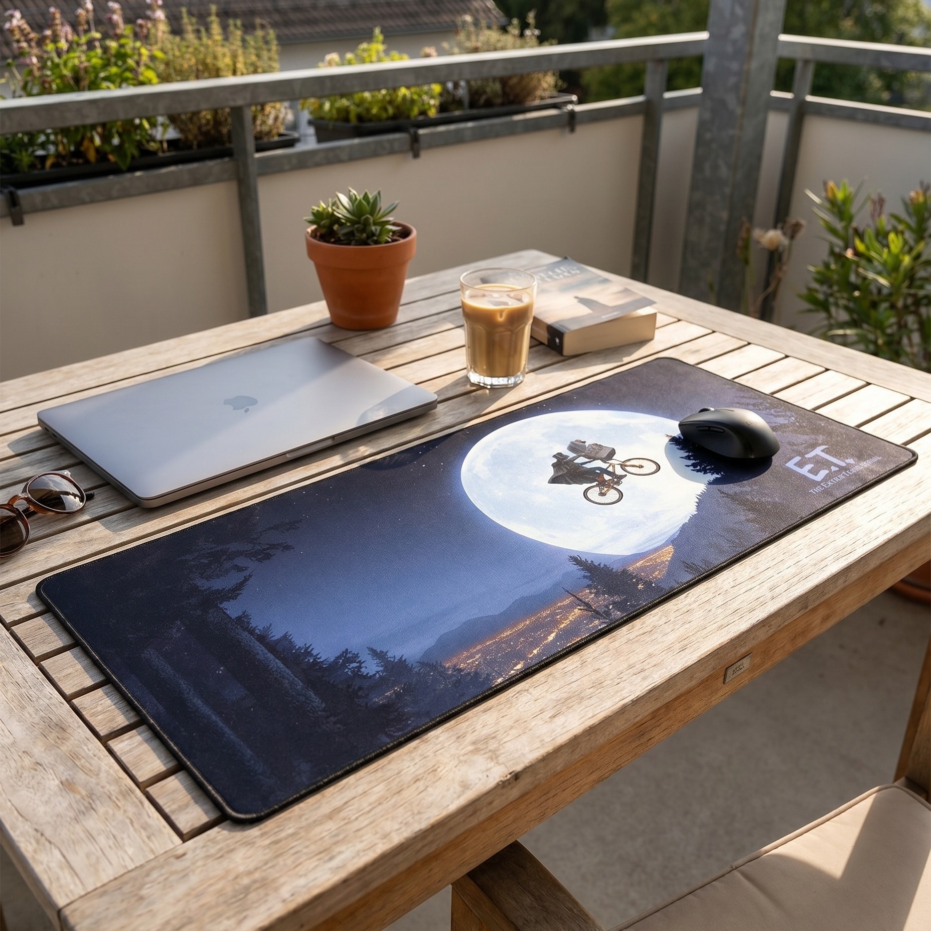 E.T. – Maan Mousepad