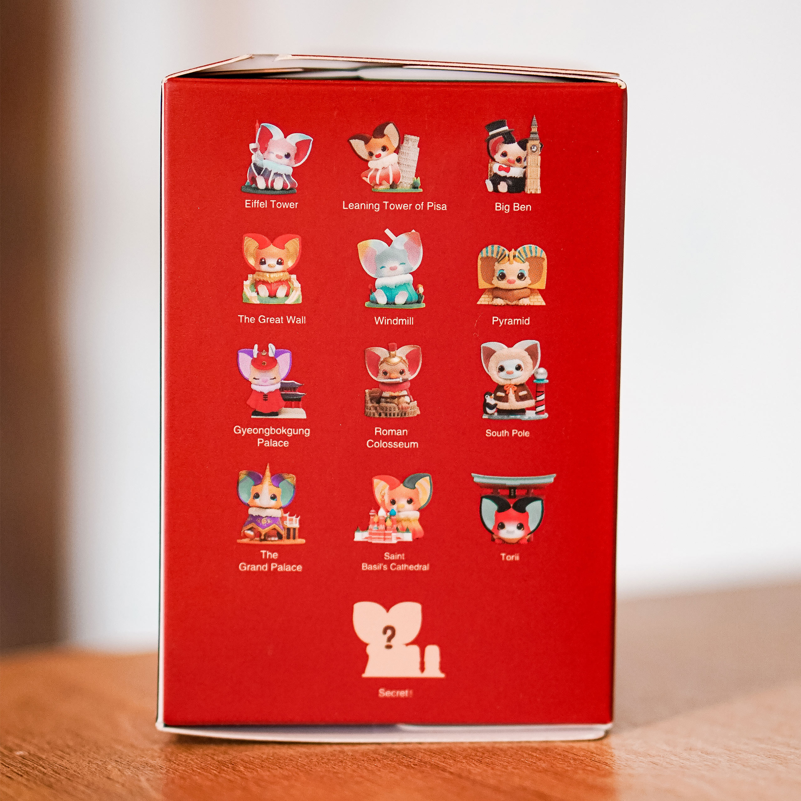 Yoki Travel Around The World - POP MART Mystery Figur