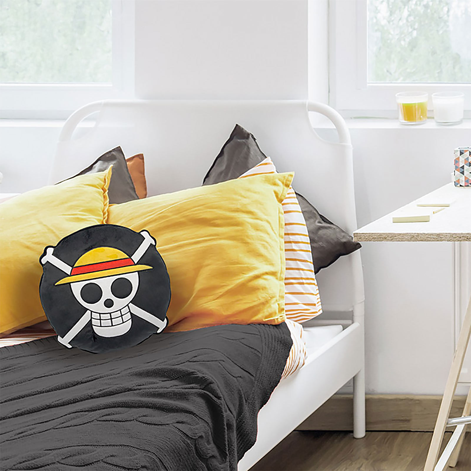 One Piece - Straw Hat Crew Skull Logo Pillow