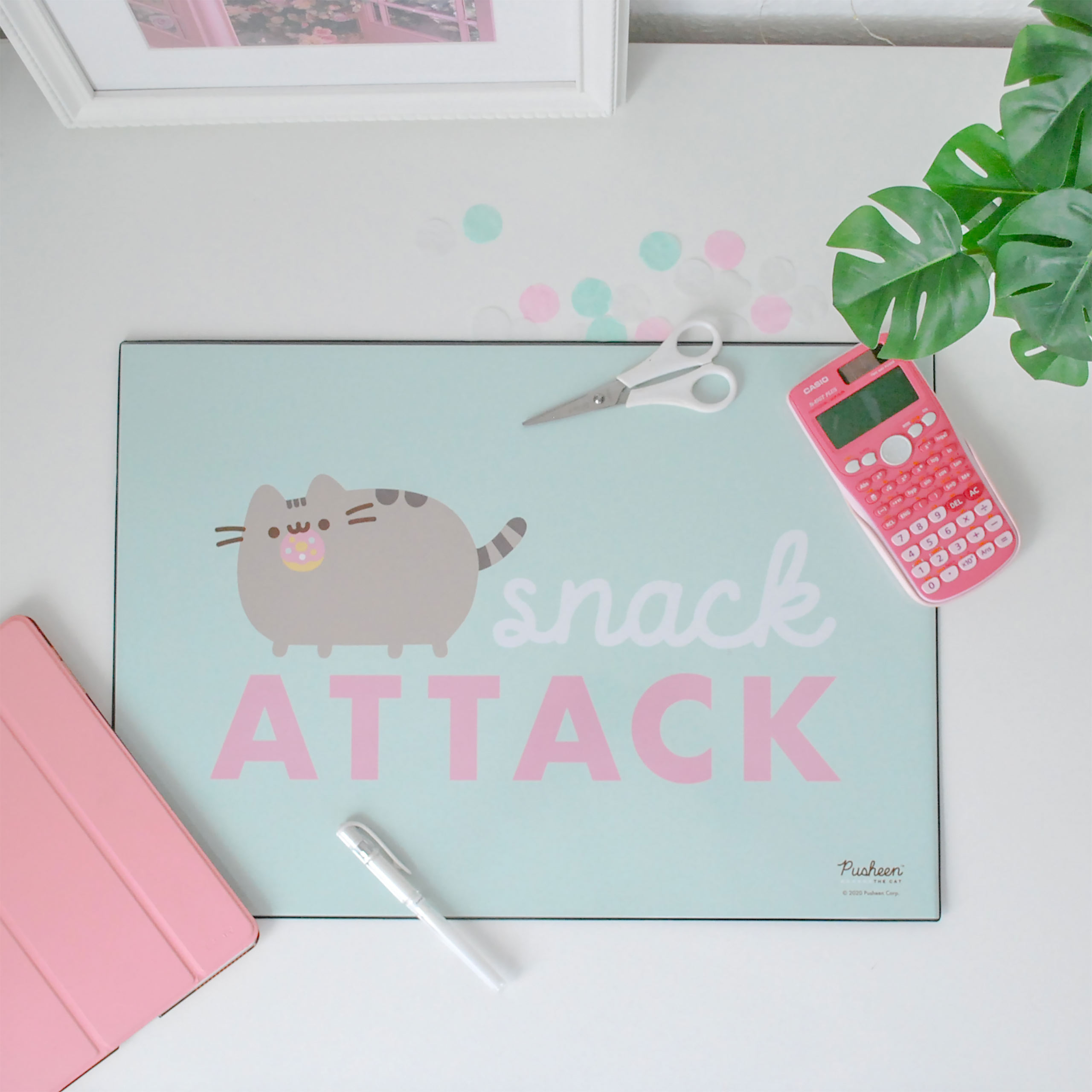 Pusheen - Snack Attack Desk Pad
