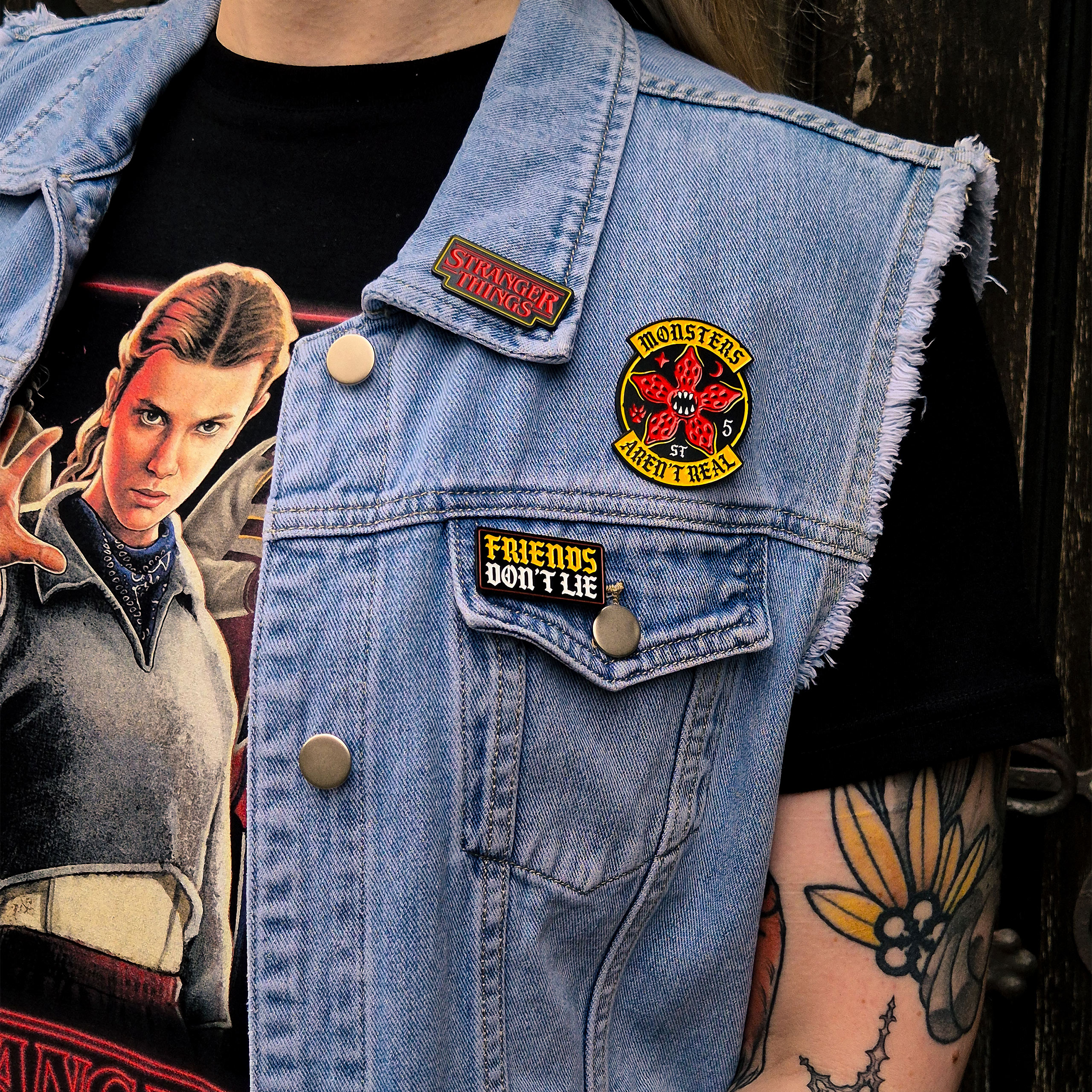 Stranger Things - Friends Pins 3er Set