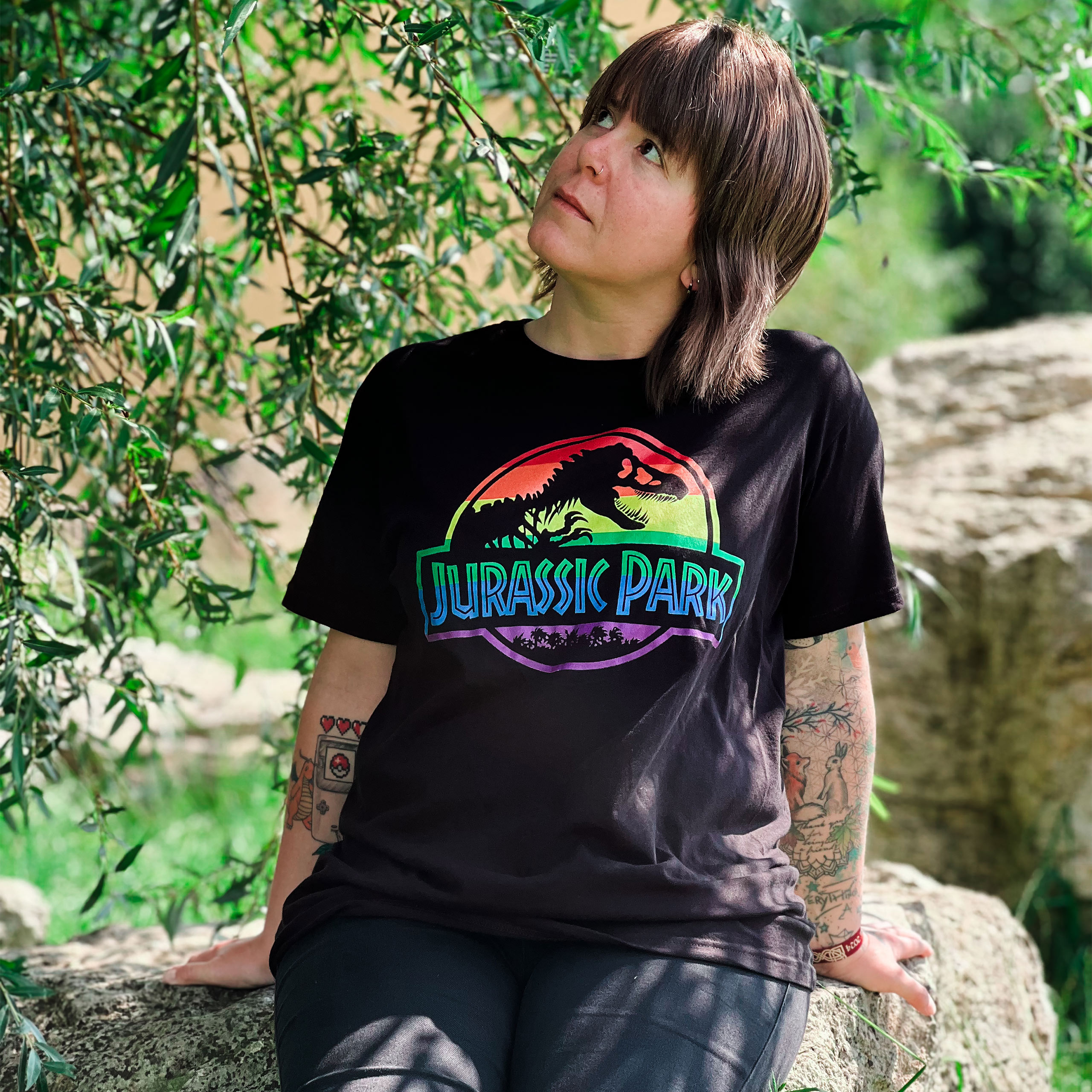 Jurassic Park - Pride Logo T-Shirt Zwart