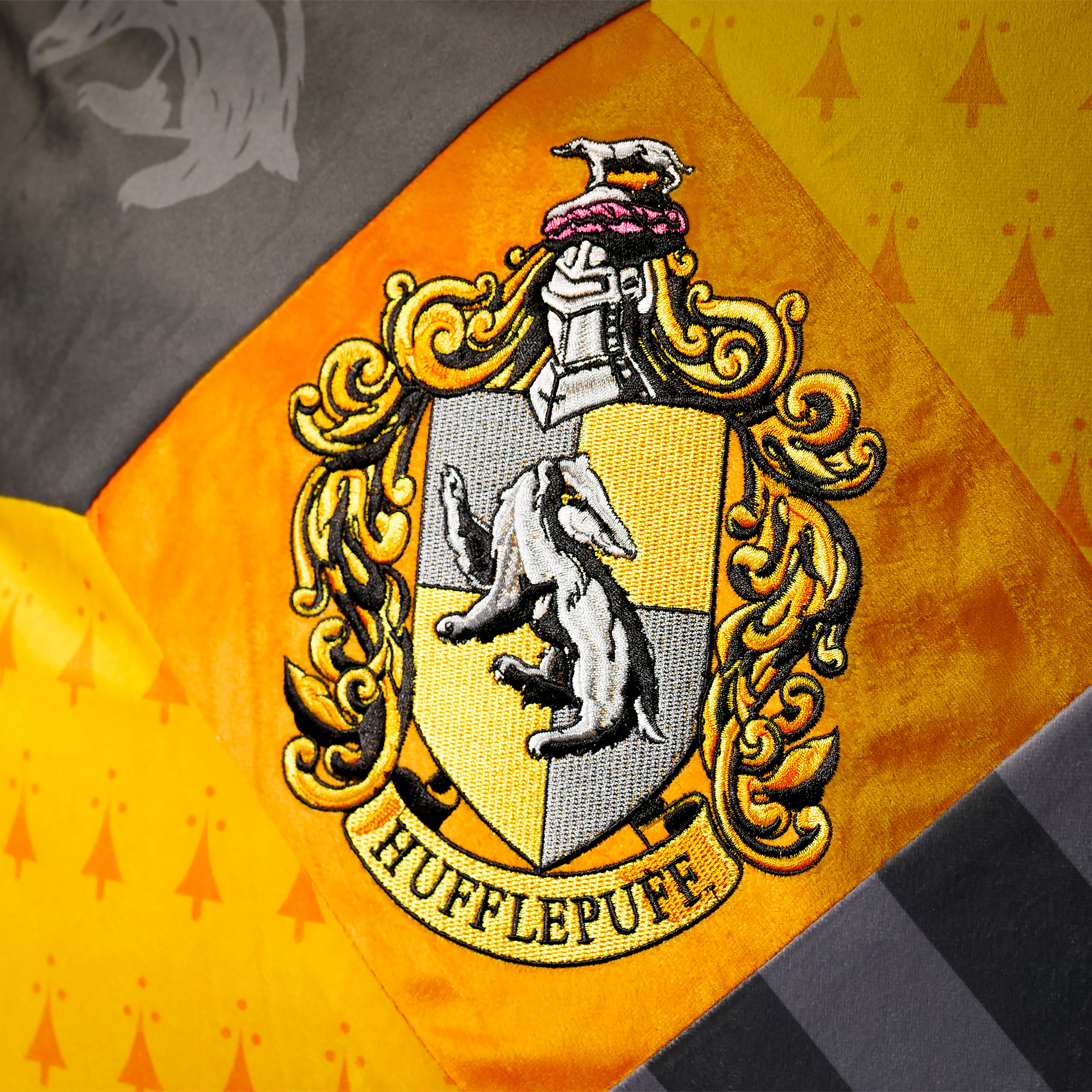 Harry Potter - Almohada Hufflepuff con borlas deluxe