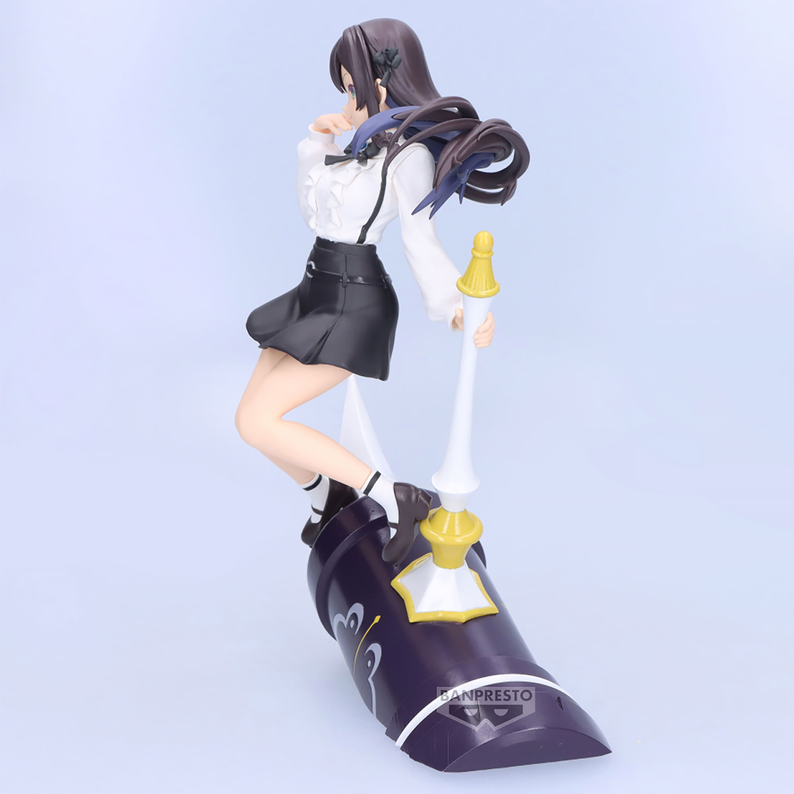 I May Be a Guild Receptionist, But I’ll Solo Any Boss to Clock Out on Time - Alina Clover Figure