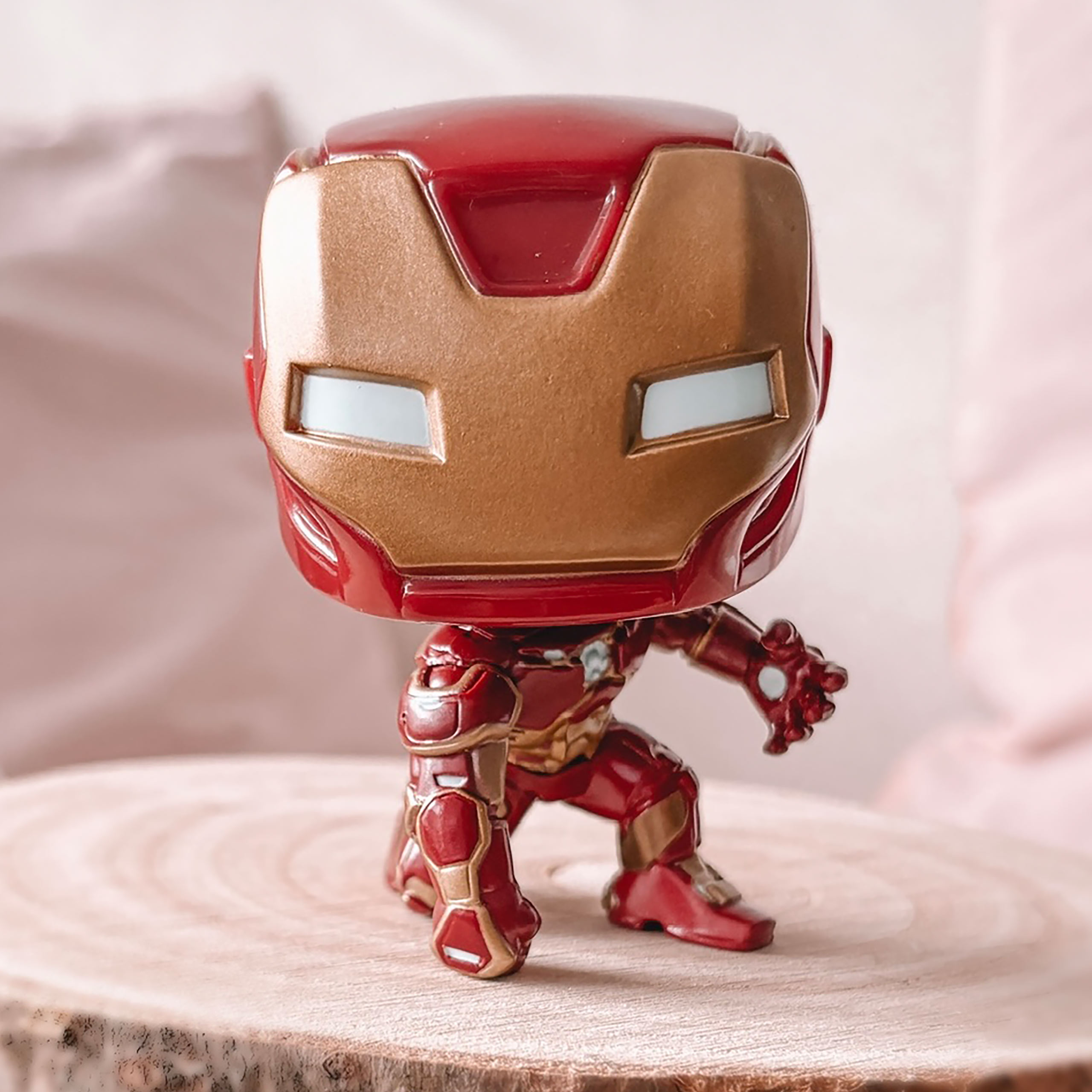Marvel : Avengers Game - Iron Man (Stark Tech) Funko Pop Figurine à Tête Bobble