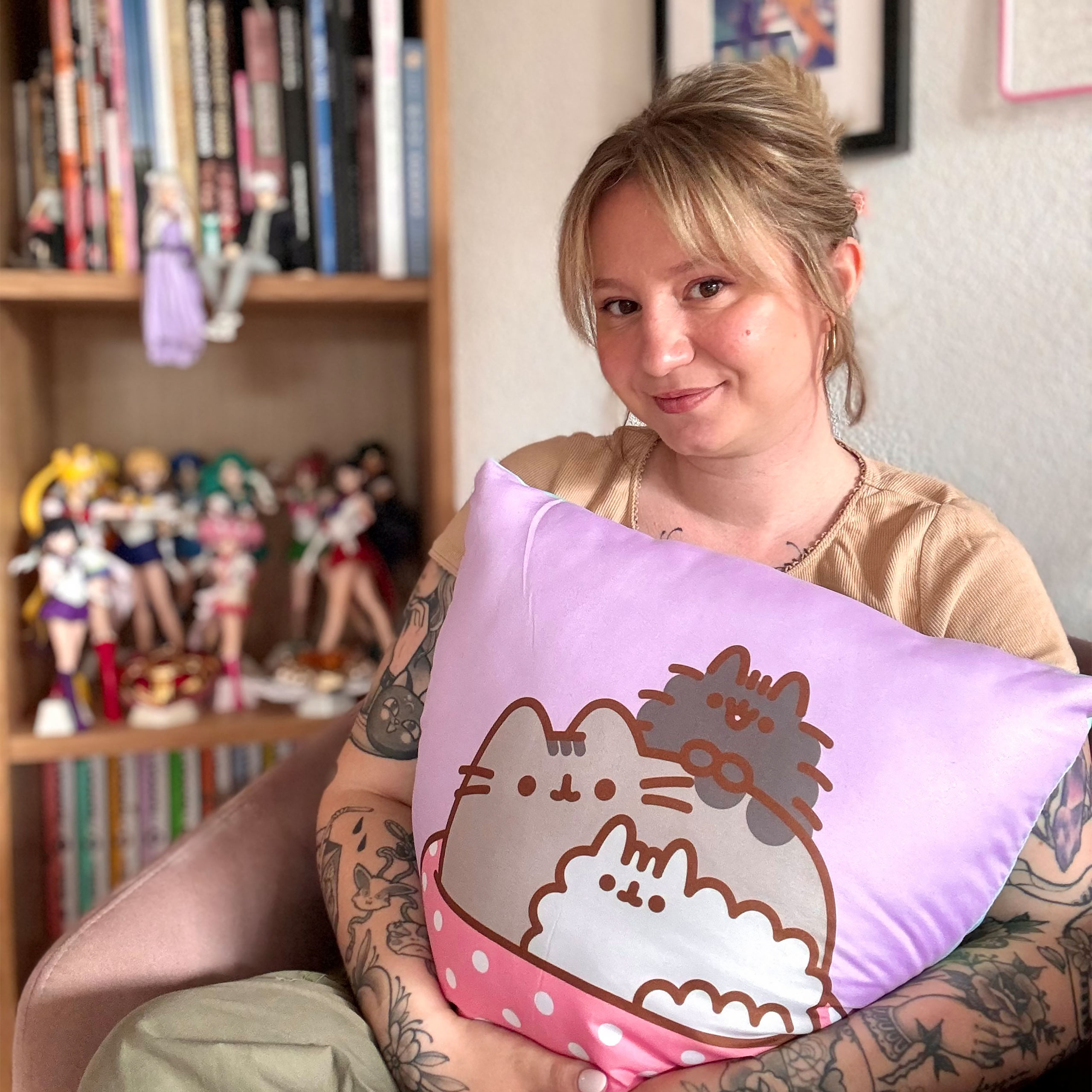 Pusheen - The Lazy Club Pillow